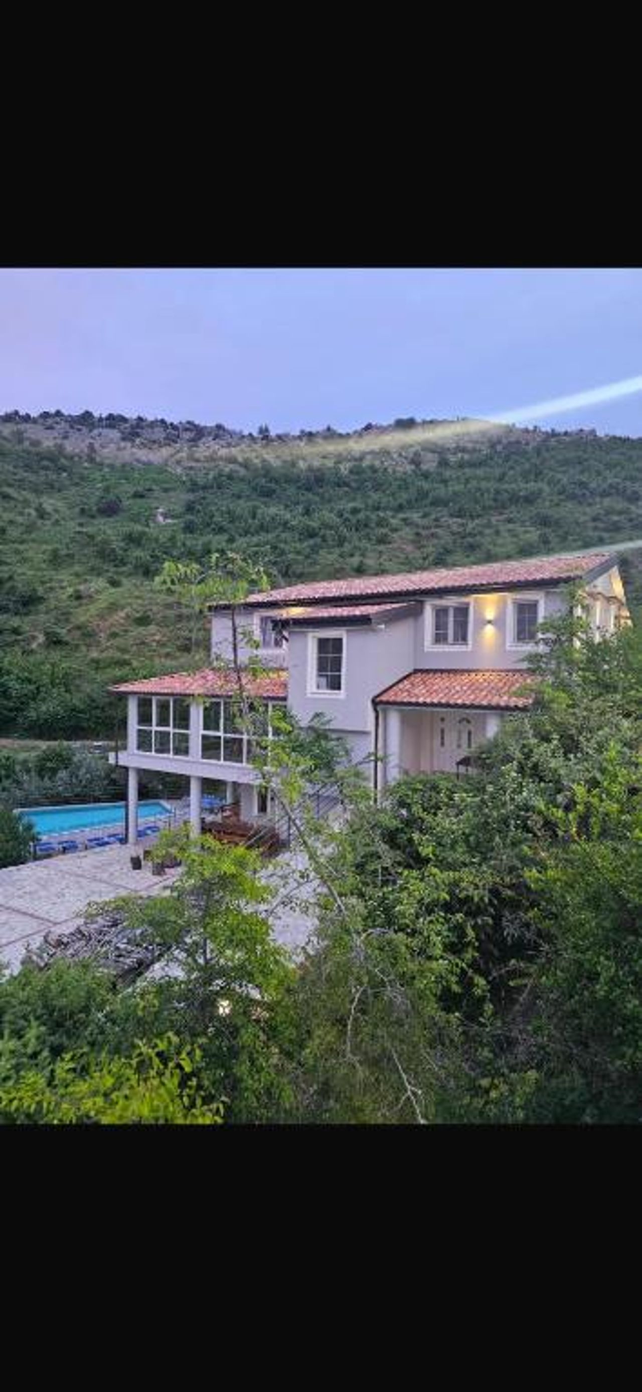 Qyteza Guest House & Camping