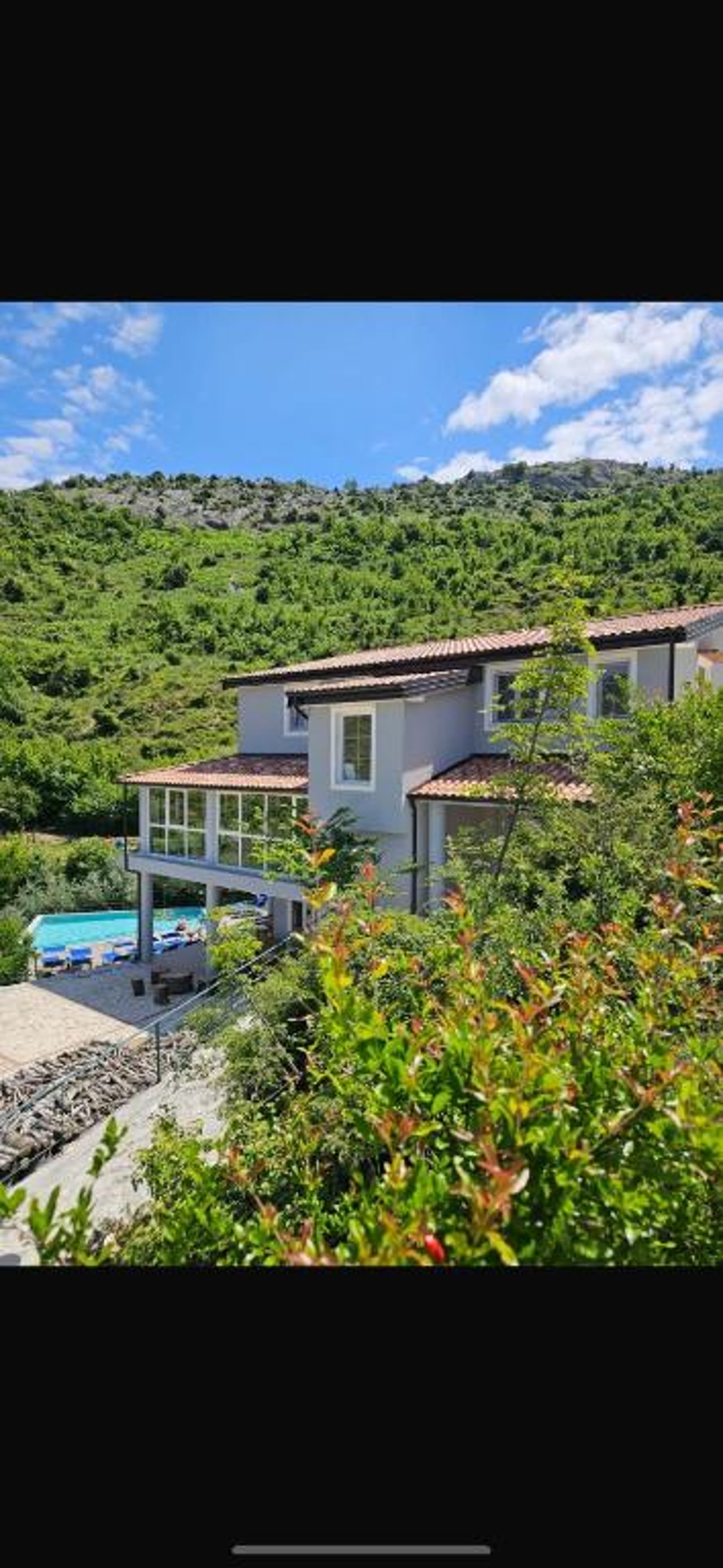 Qyteza Guest House & Camping