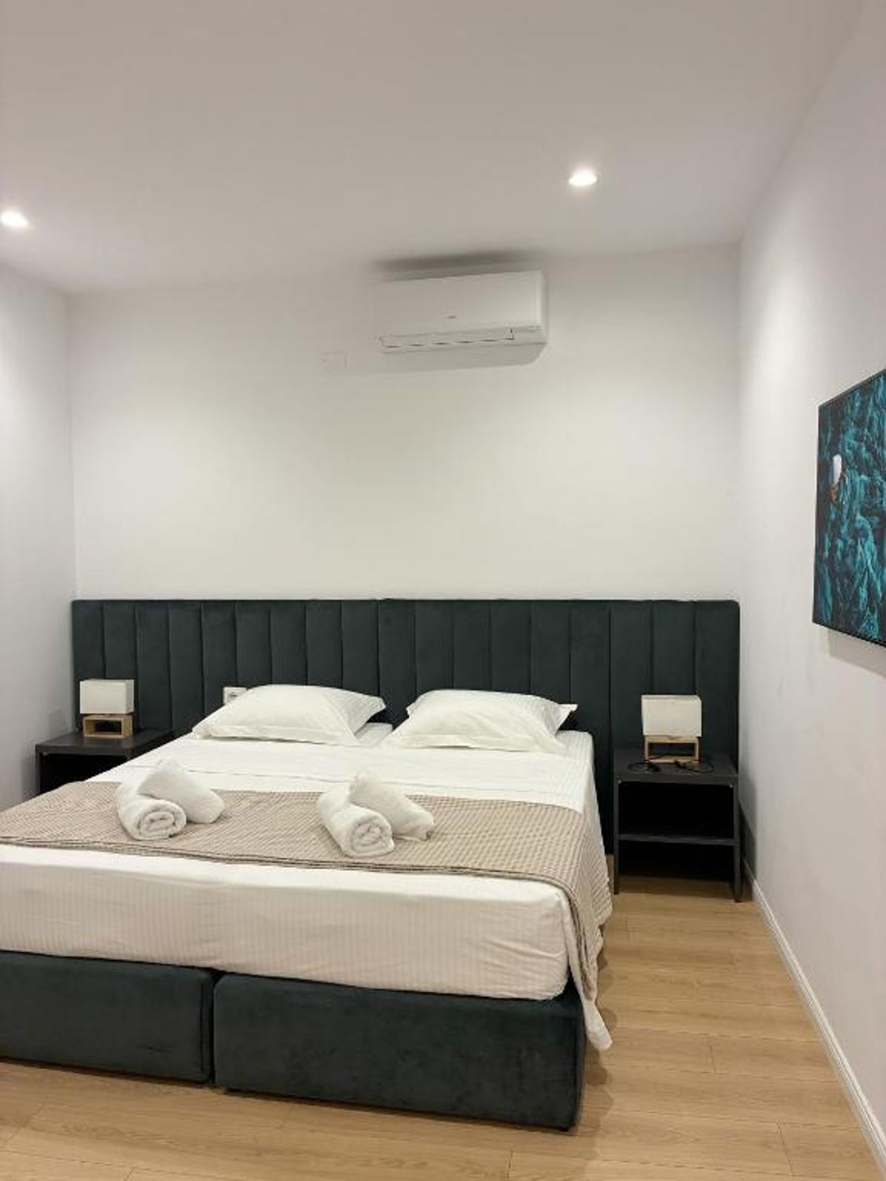 Clinton Tirana Inn