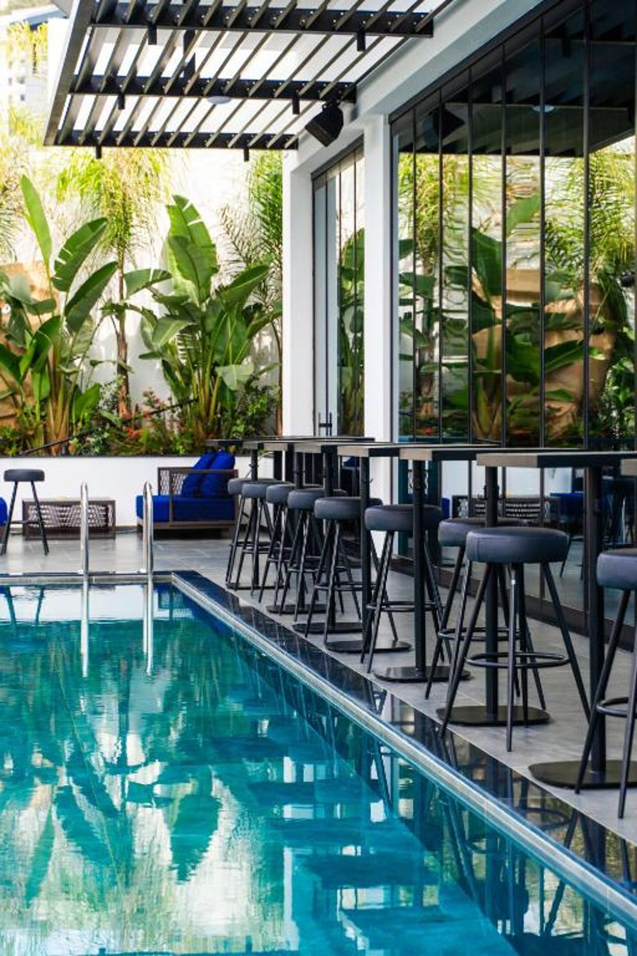 Demi Hotel