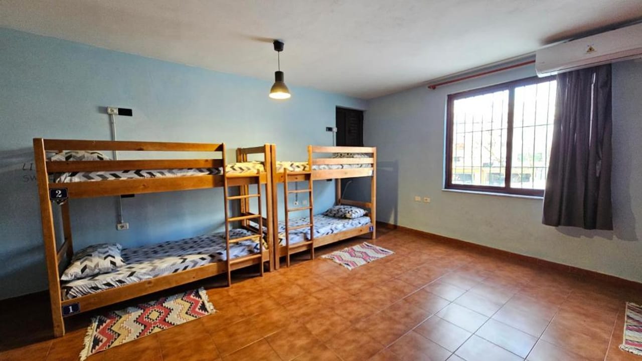 Traveler Hostel