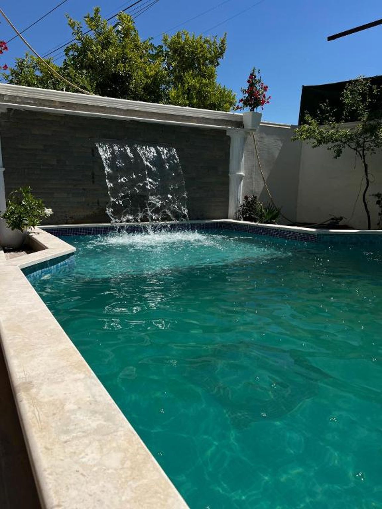 Ilirida-Swimming pool & garden view rooms for rent