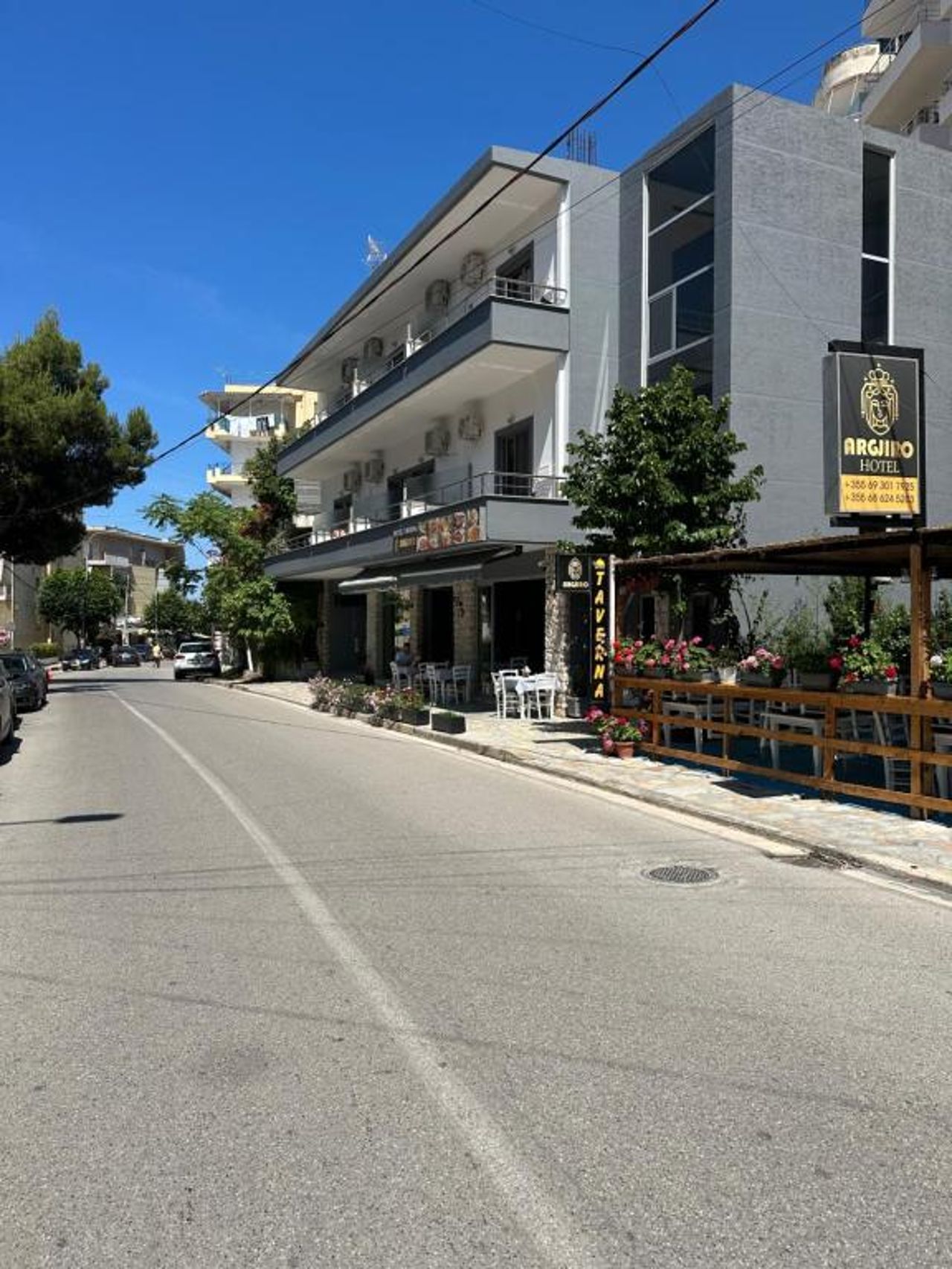 Hotel Argjiro