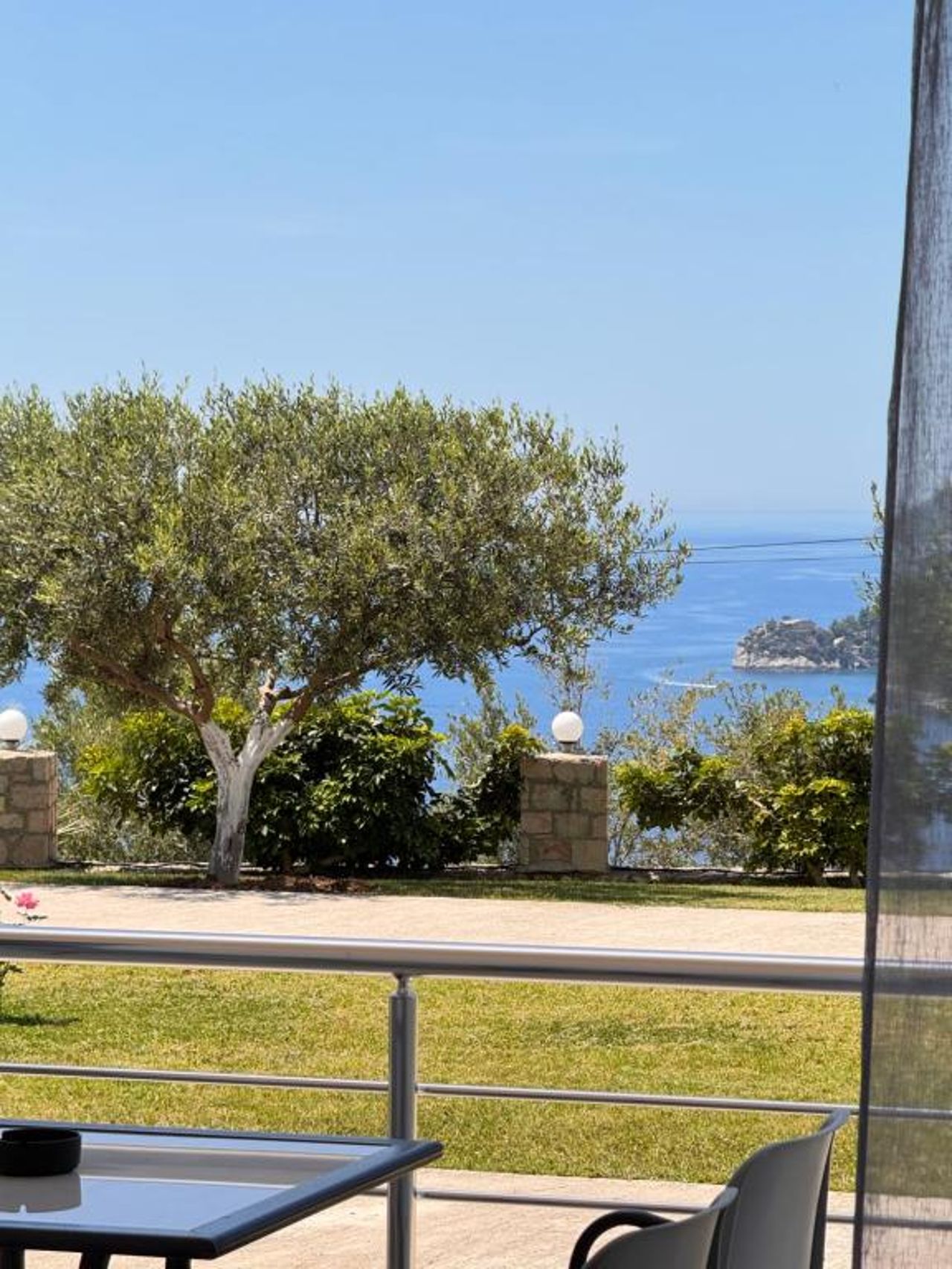 Belvedere Hotel & Suites