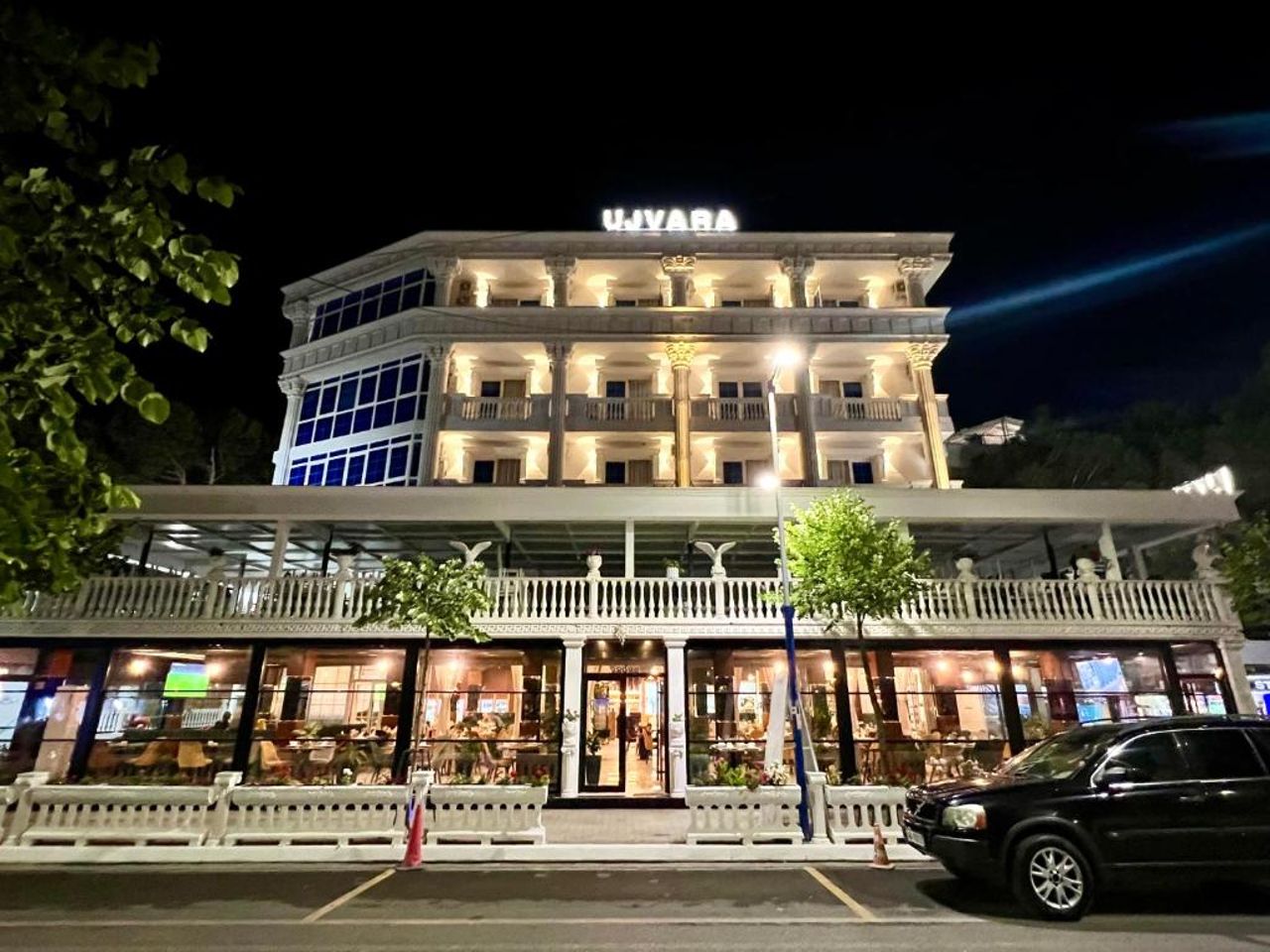 Ujvara Hotel