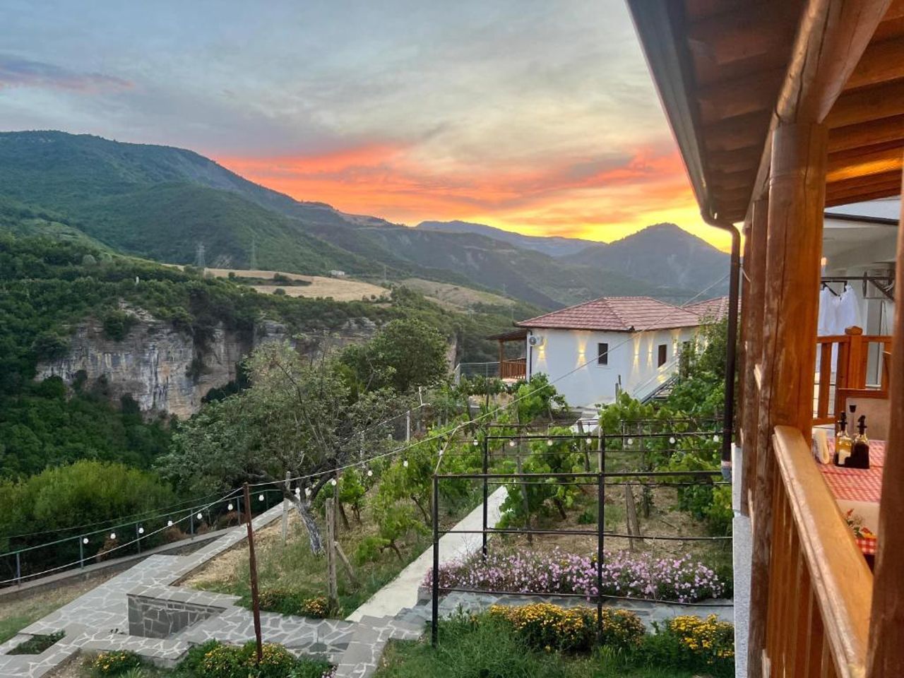 Guest House Bracaj