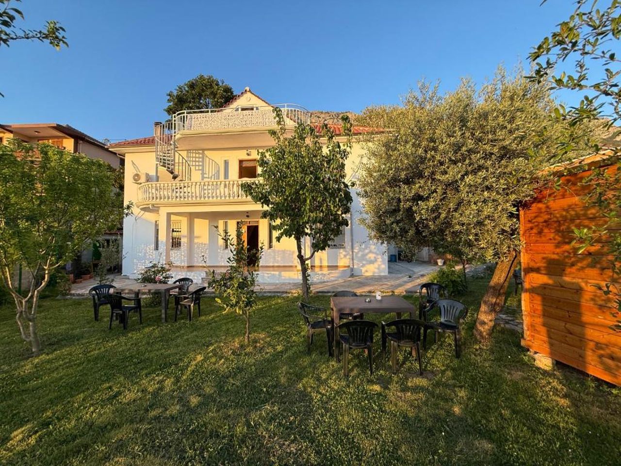 Meti Guest House