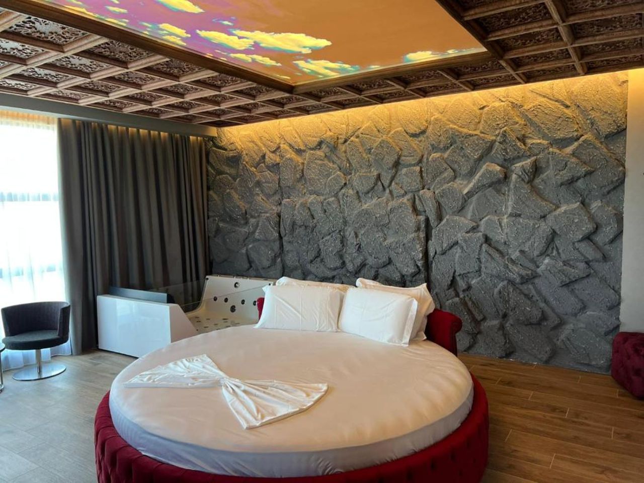 Toka Hotel Restaurant