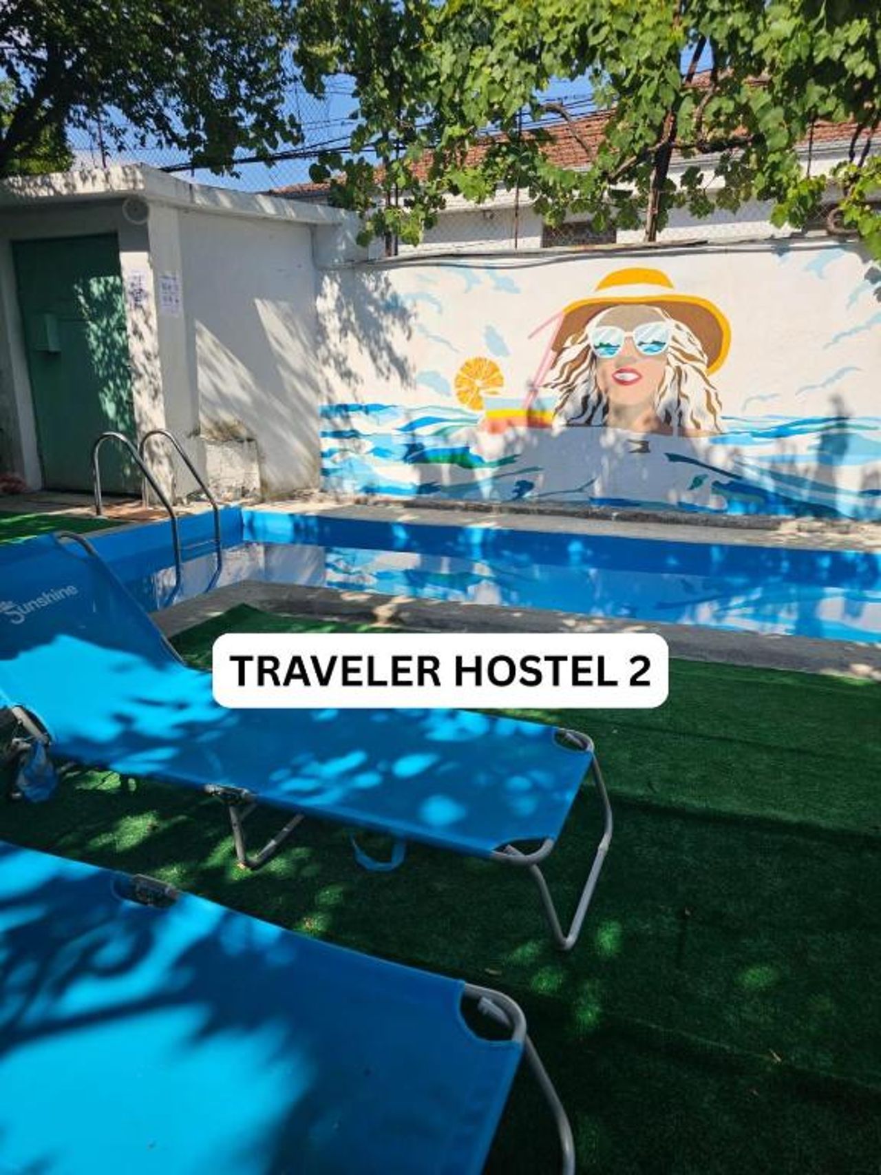 Traveler Hostel