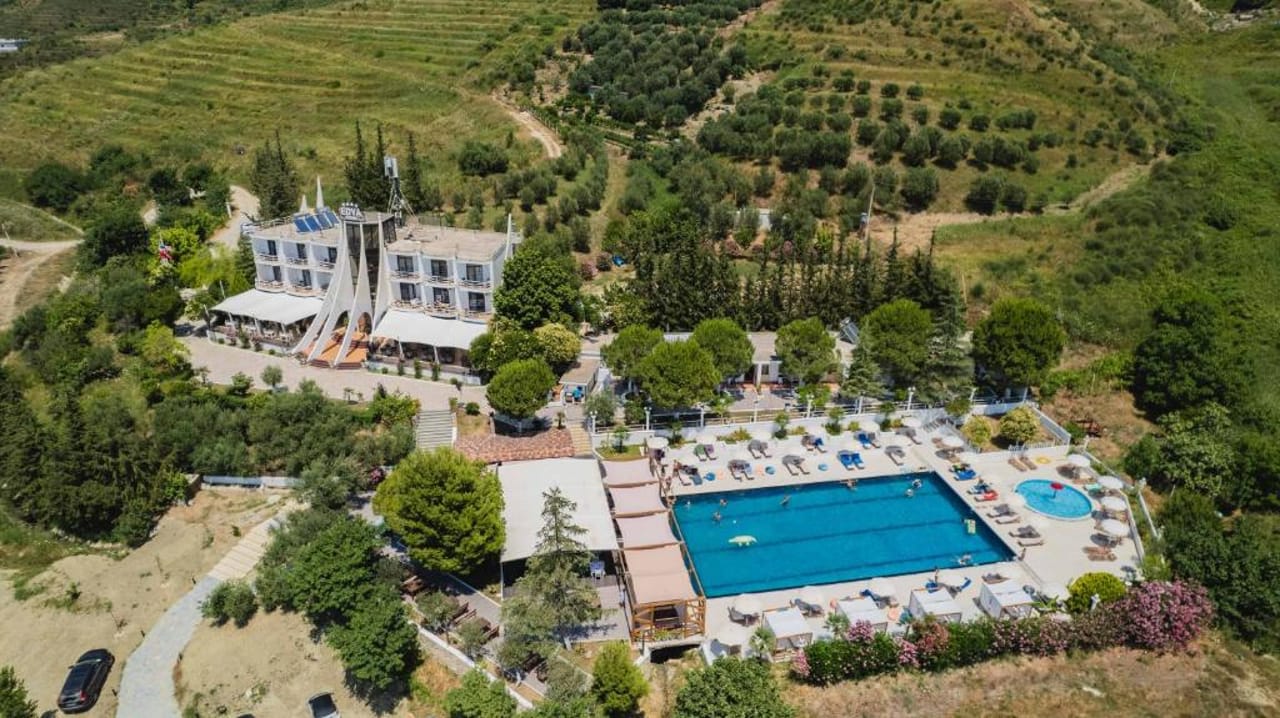 Edva Resort
