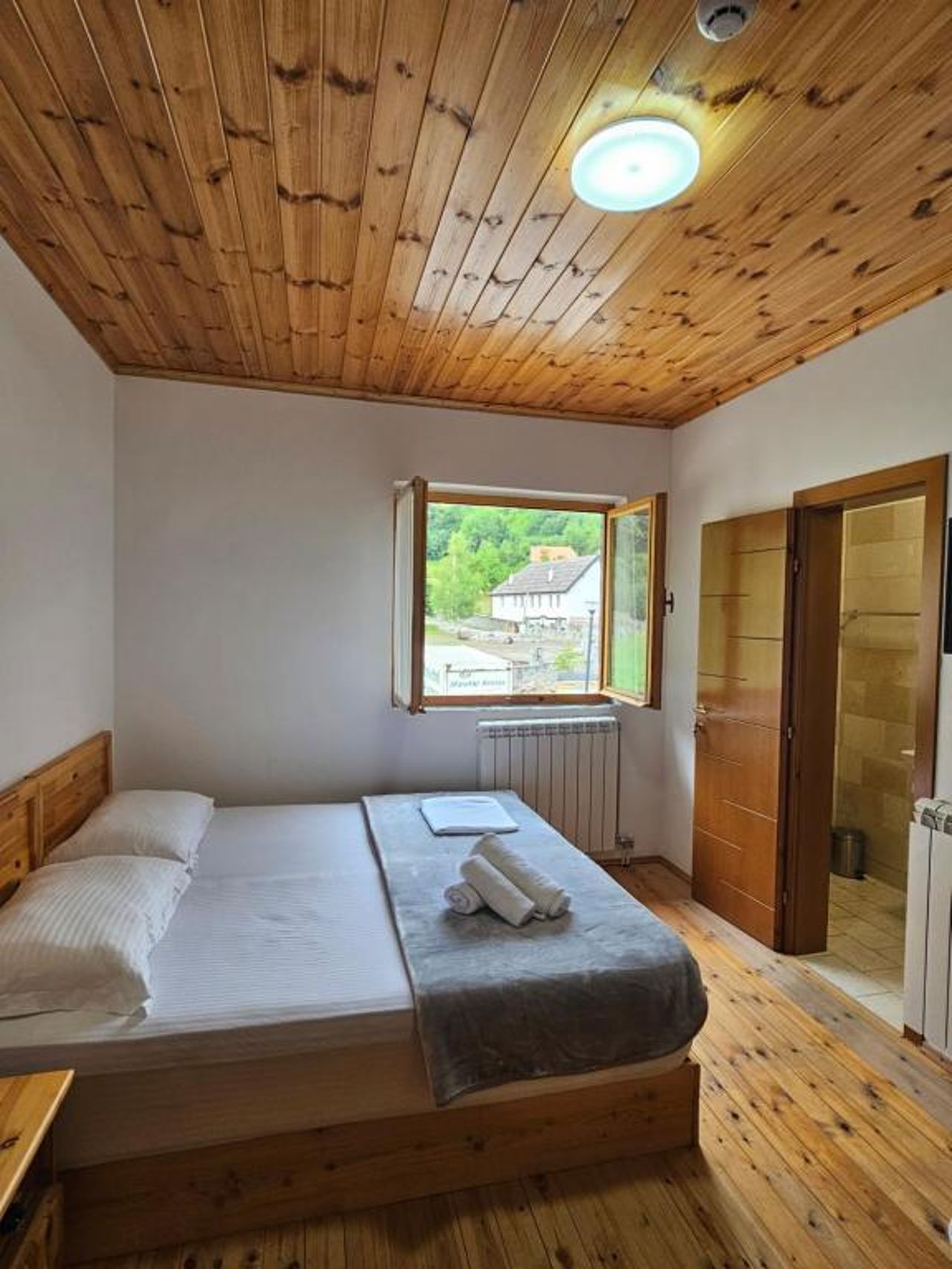 Mik Hotel Vermoshi