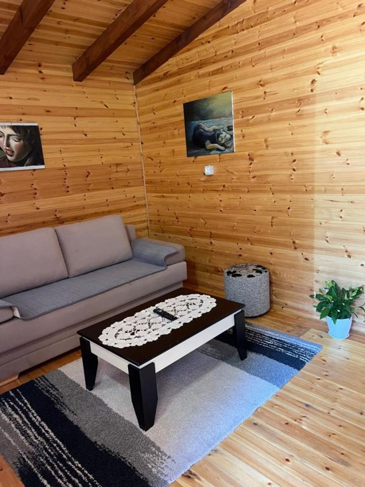 Bujtina Uji I Panjes, LLOGARA