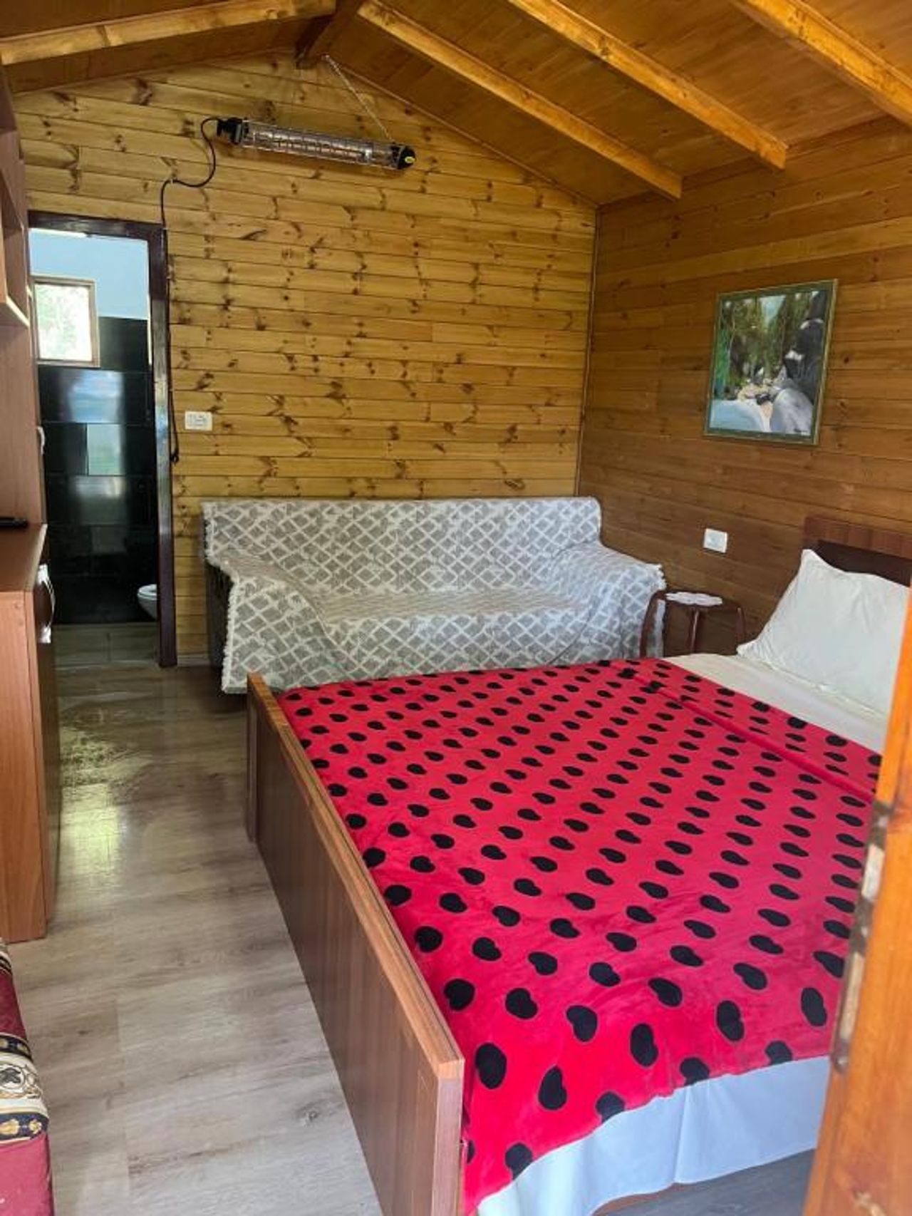 Bujtina Uji I Panjes, LLOGARA
