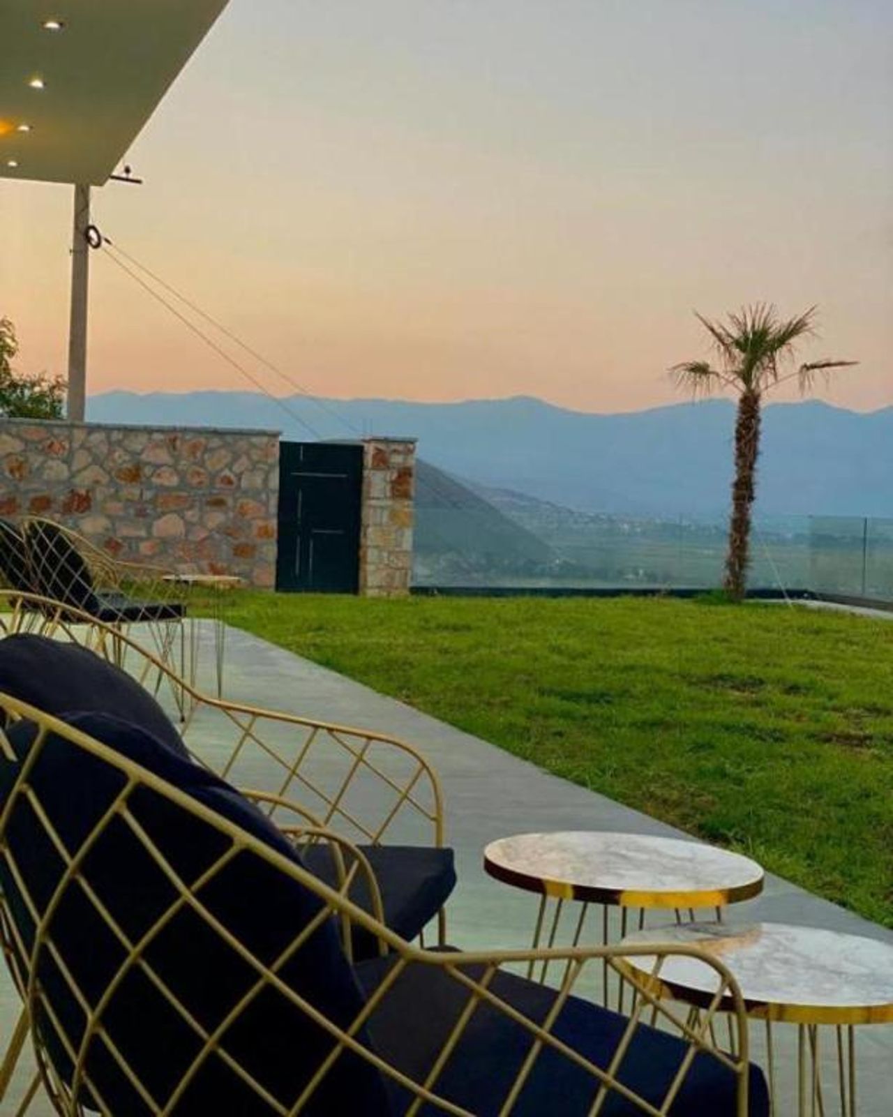 ILLYRIAN Paradise