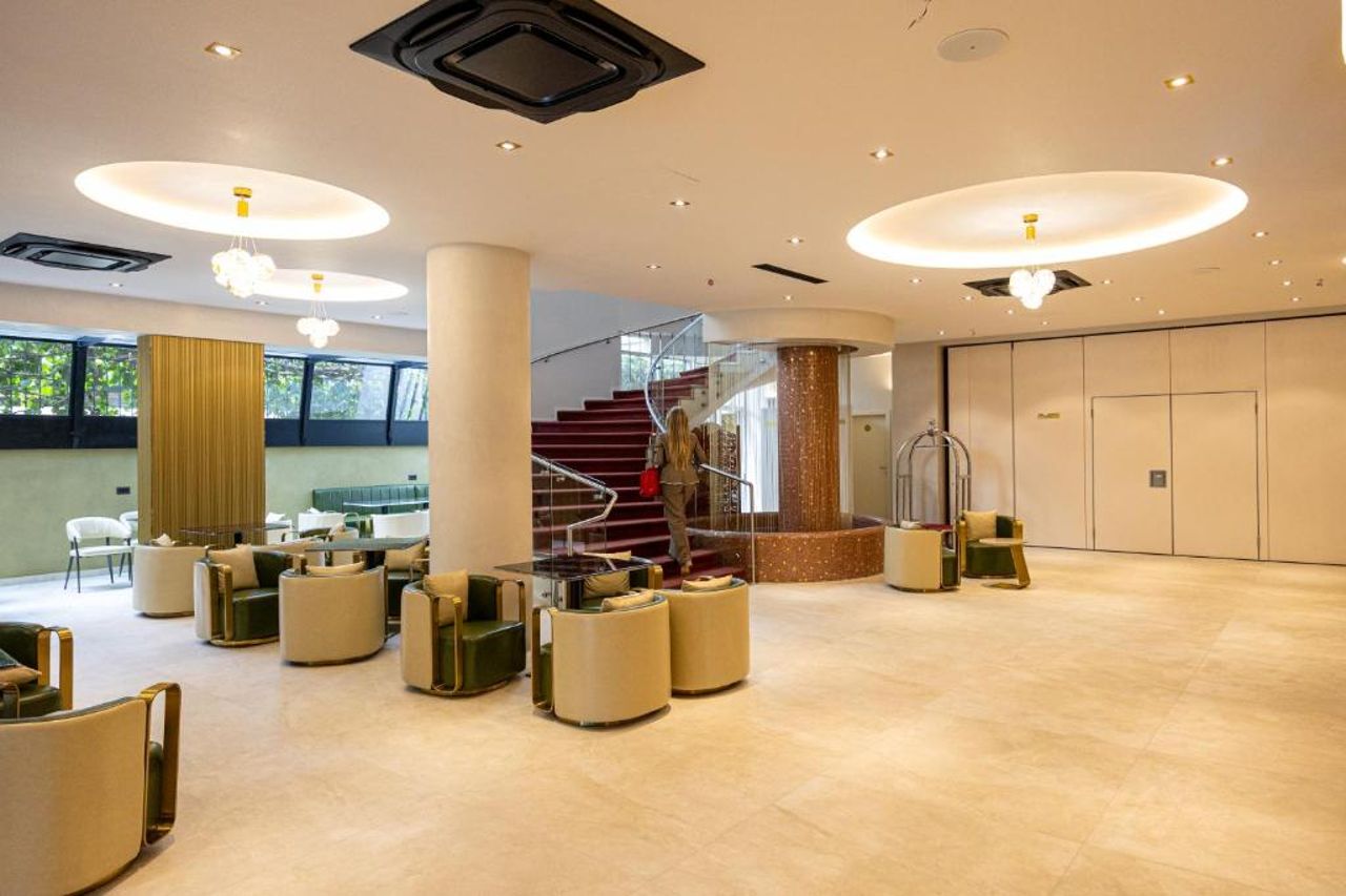 Sky Hotel Tirana