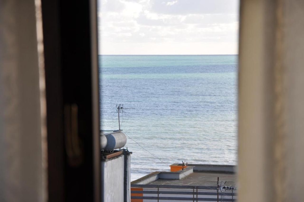 Sunrise Hotel Cameria