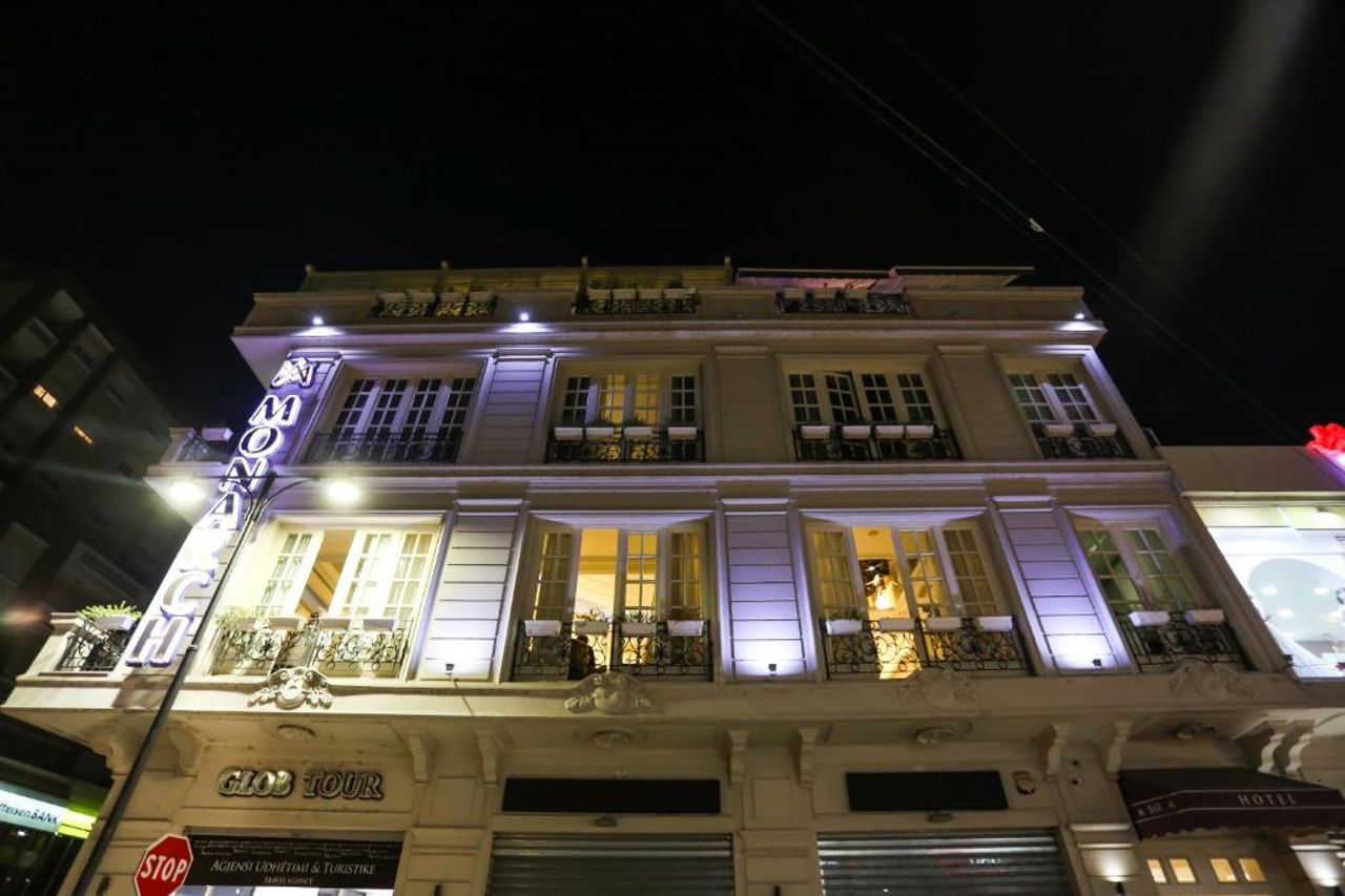 Hotel Monarch