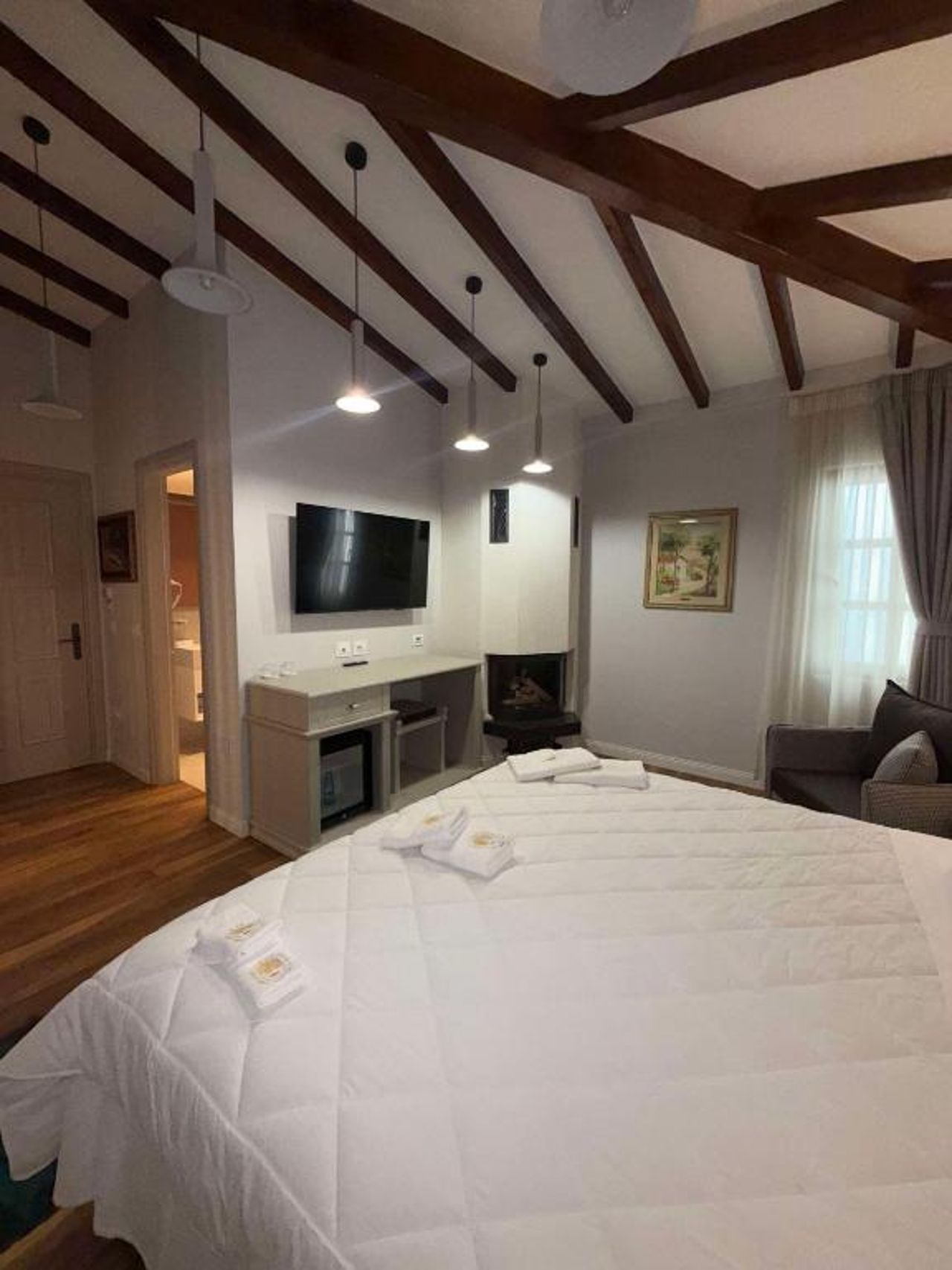 Hani i Gjelit Hotel, Korce