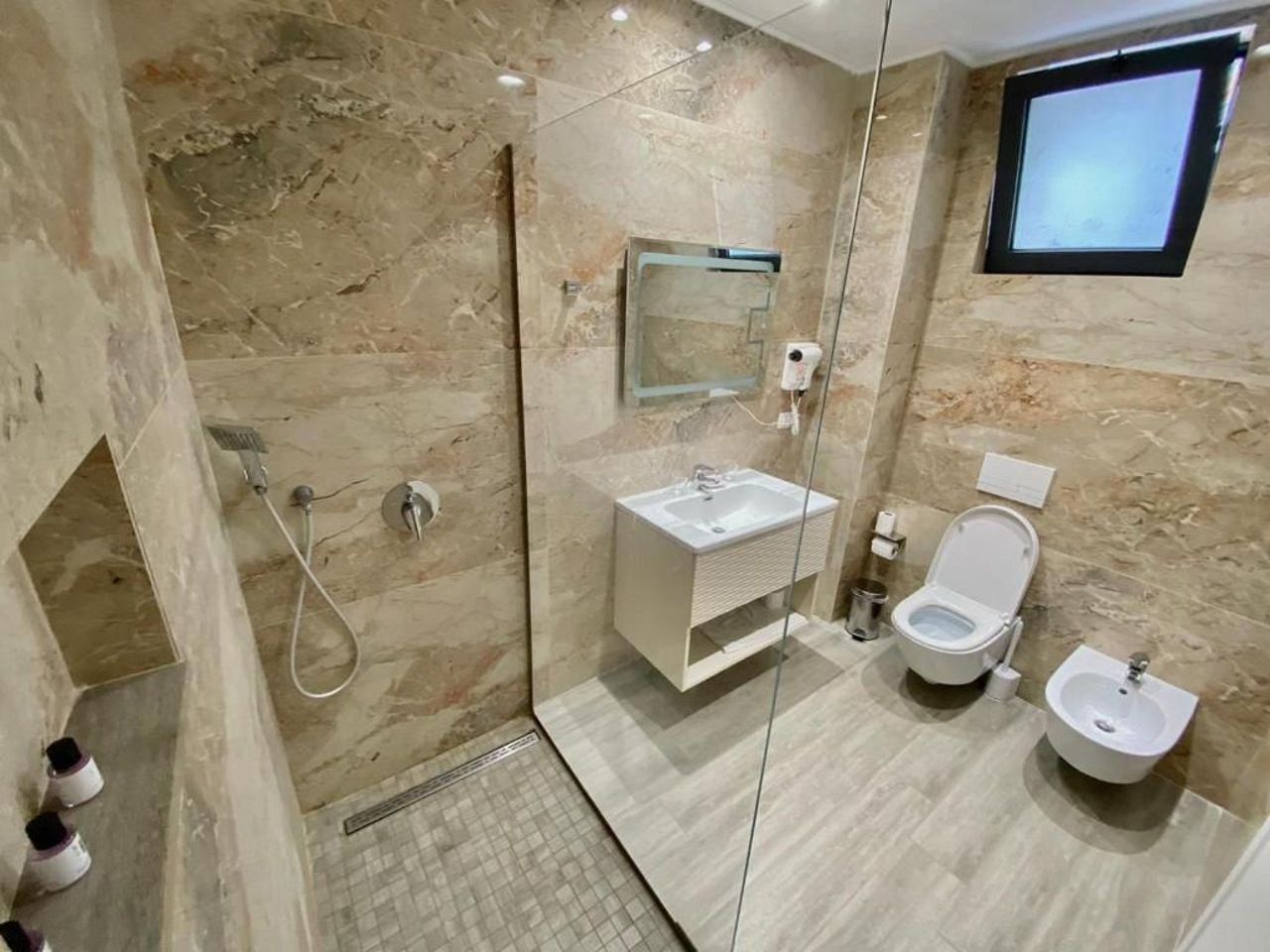 Hotel Qeparo