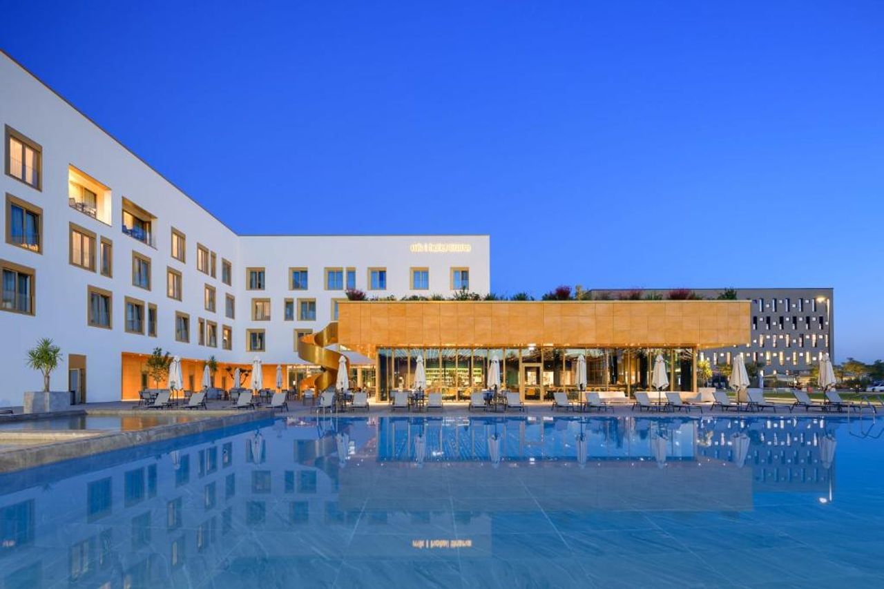 mk hotel tirana