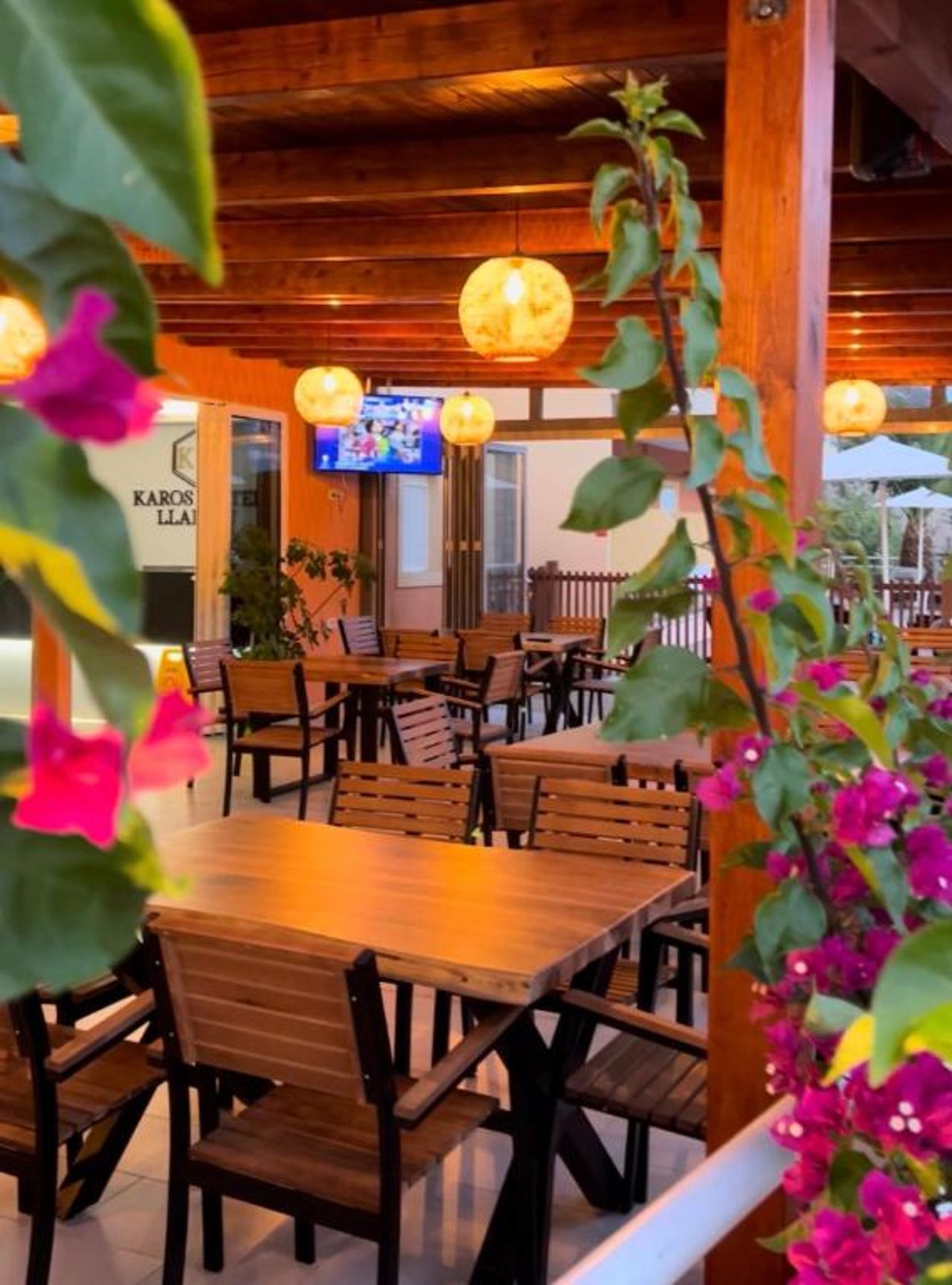 Karos Hotel Llaman