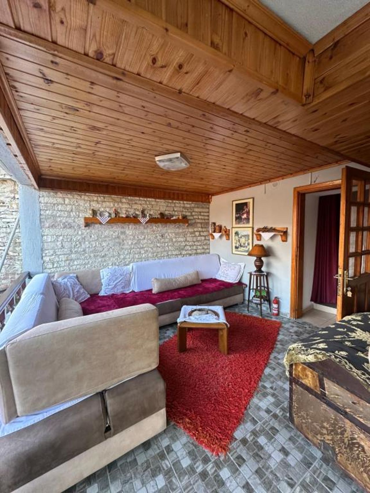 "Mani Guest House"