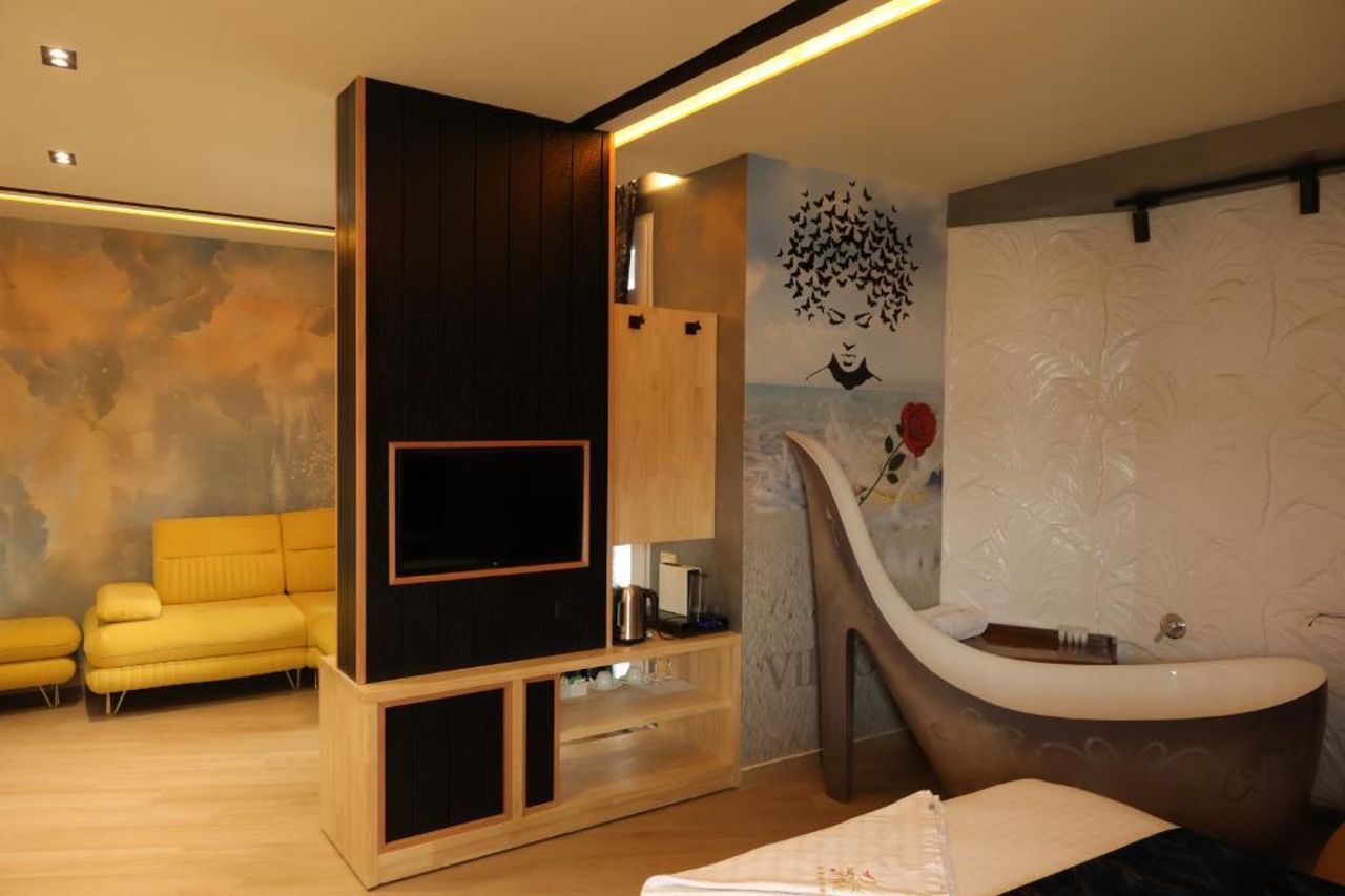 Vila One Beach Hotel