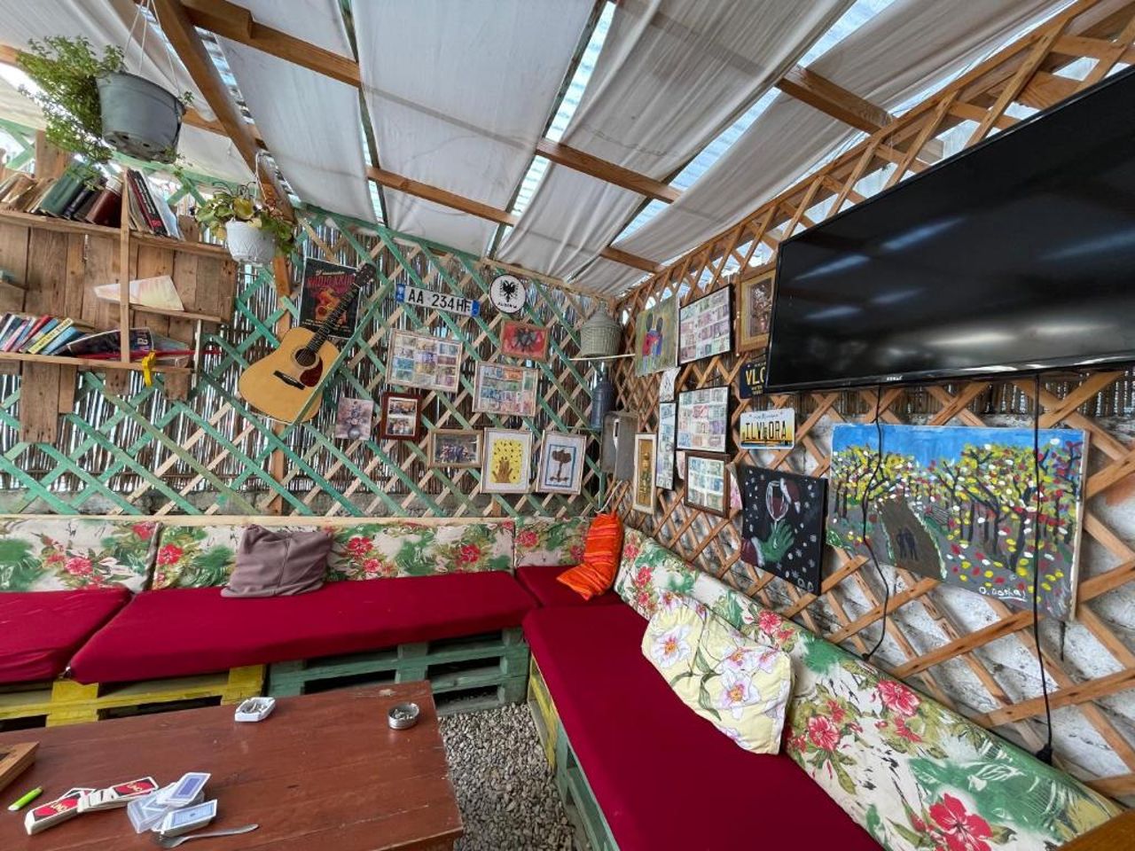 Vlora Backpackers Hostel & Bar LUNGOMARE