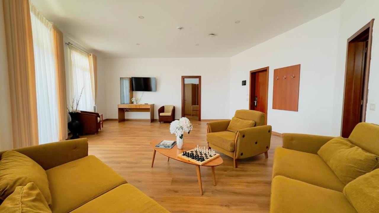 Chateau Linza Resort