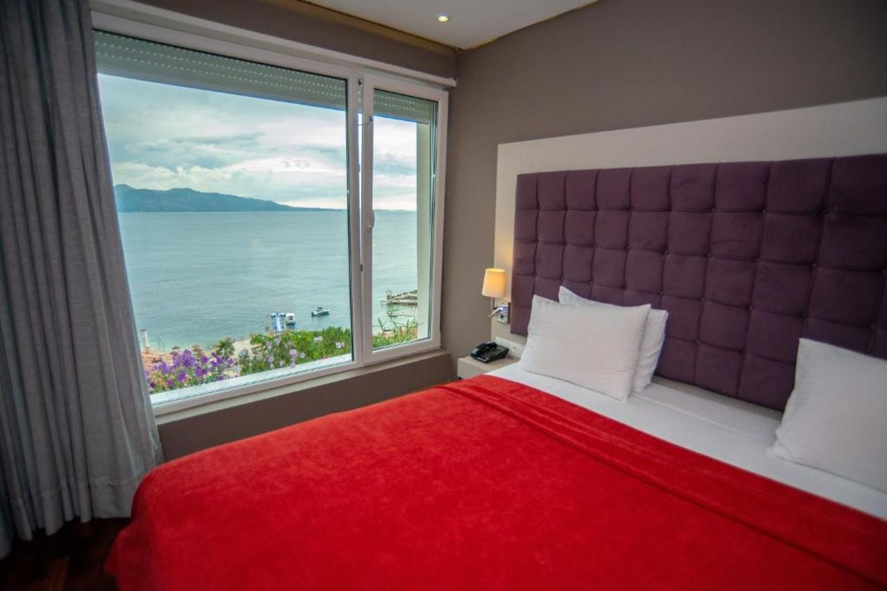 Bougainville Bay Hotel