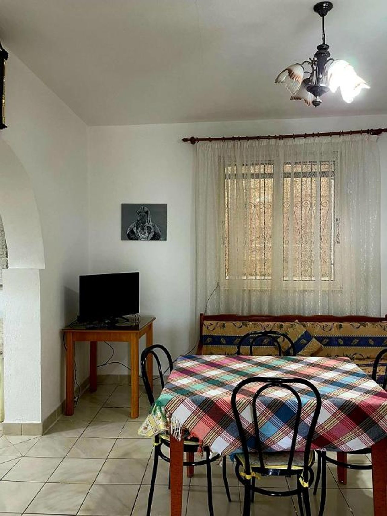 Guest House and Tavern Leo