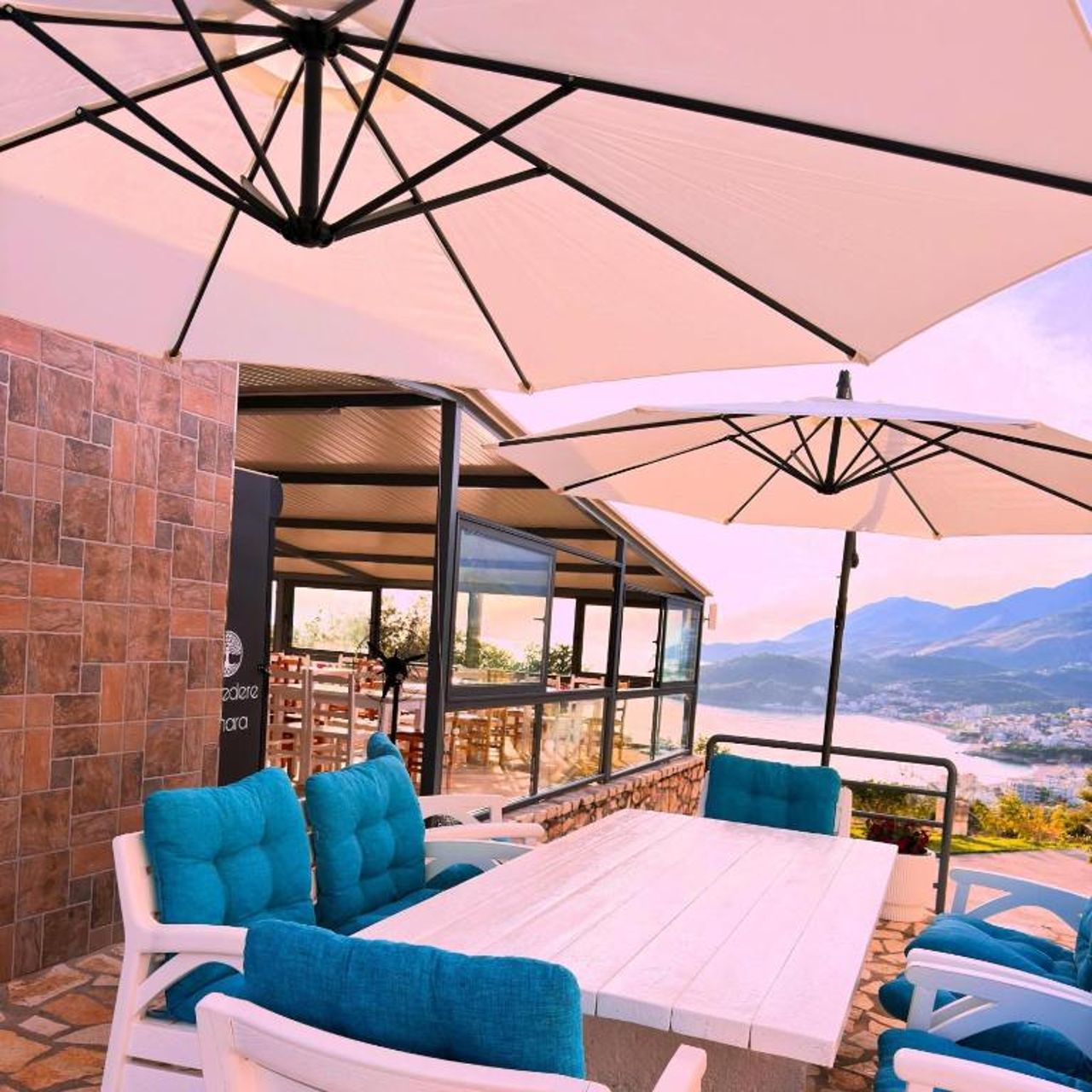 Belvedere Hotel & Suites