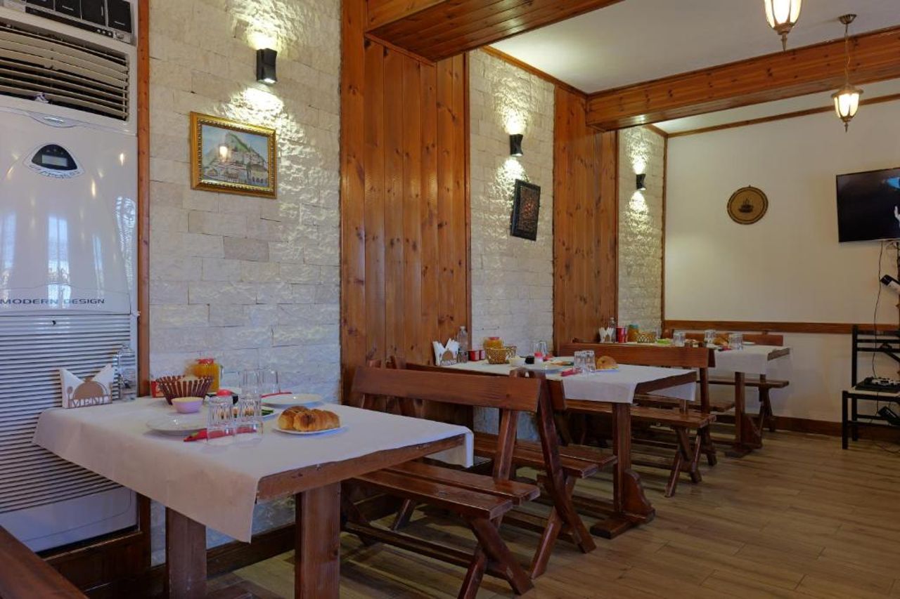 Hotel Demaj