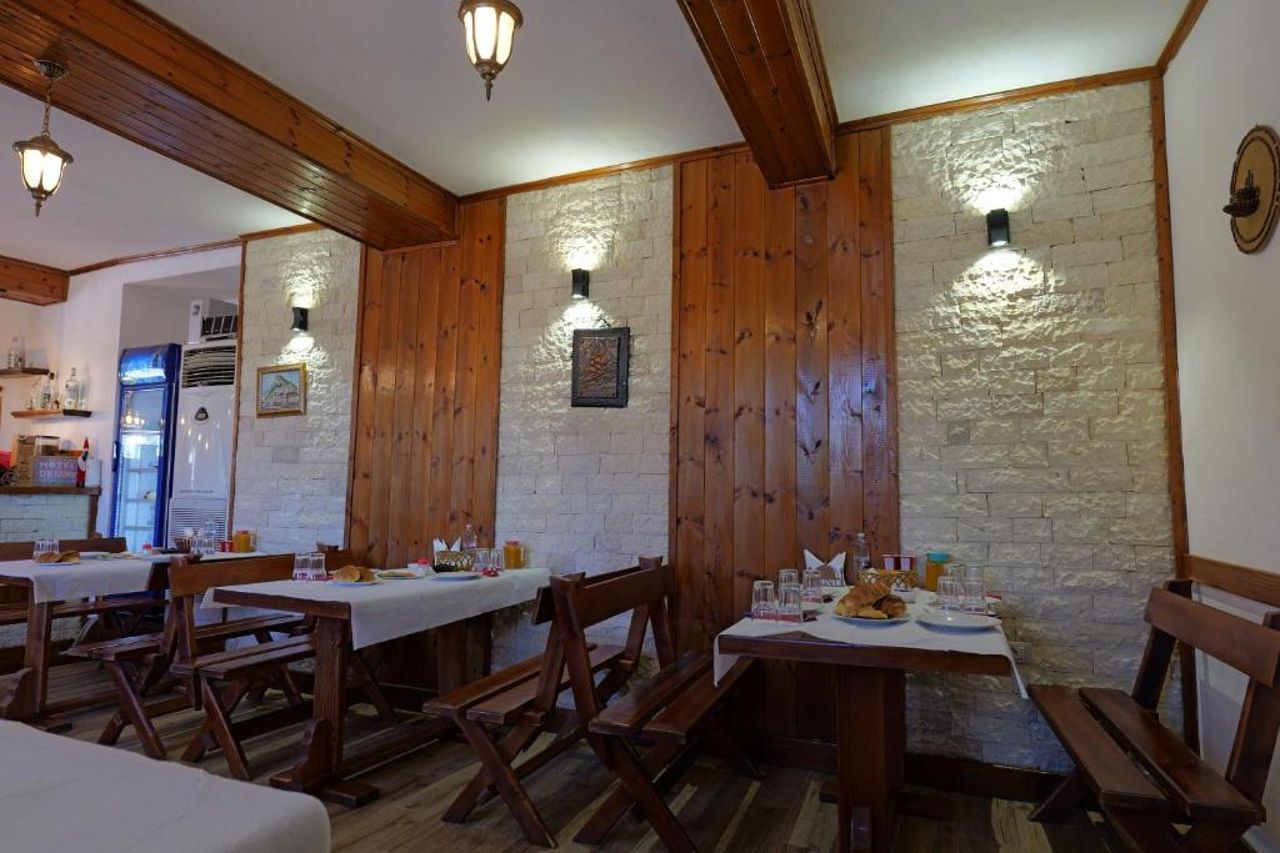 Hotel Demaj