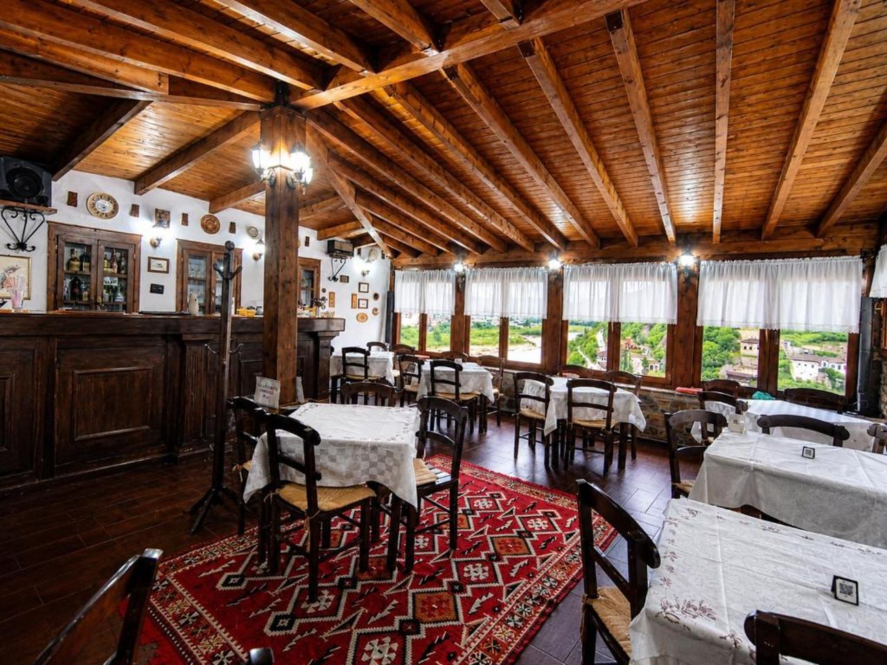 Guva Mangalem Boutique Hotel & Restaurant - Berat Old Town View