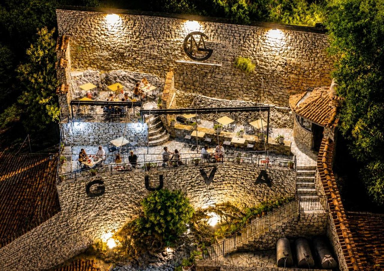 Guva Mangalem Boutique Hotel & Restaurant - Berat Old Town View