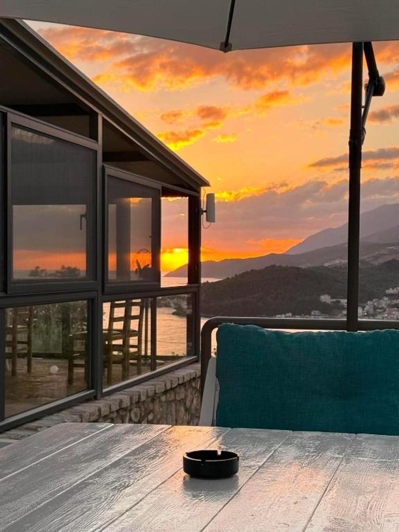 Belvedere Hotel & Suites