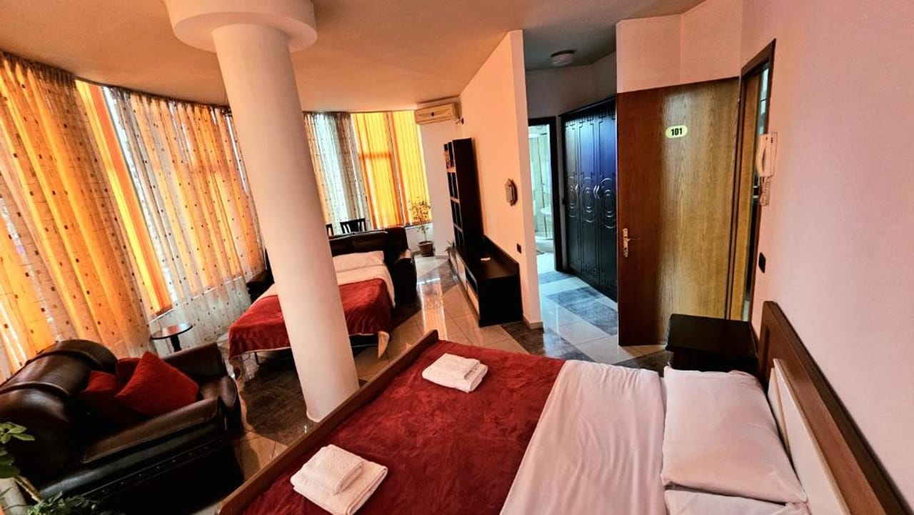 Hotel W Bush Square