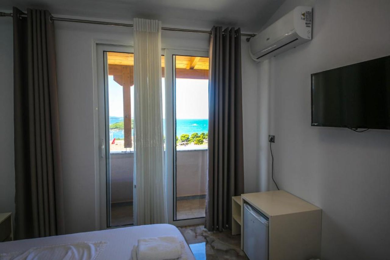 Rumani 3 Islands Hotel