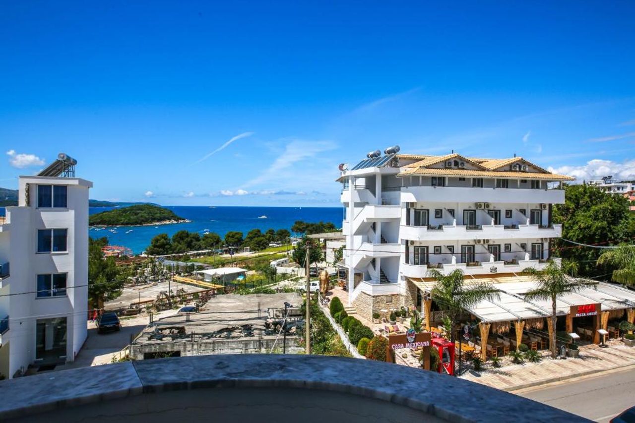 Rumani 3 Islands Hotel
