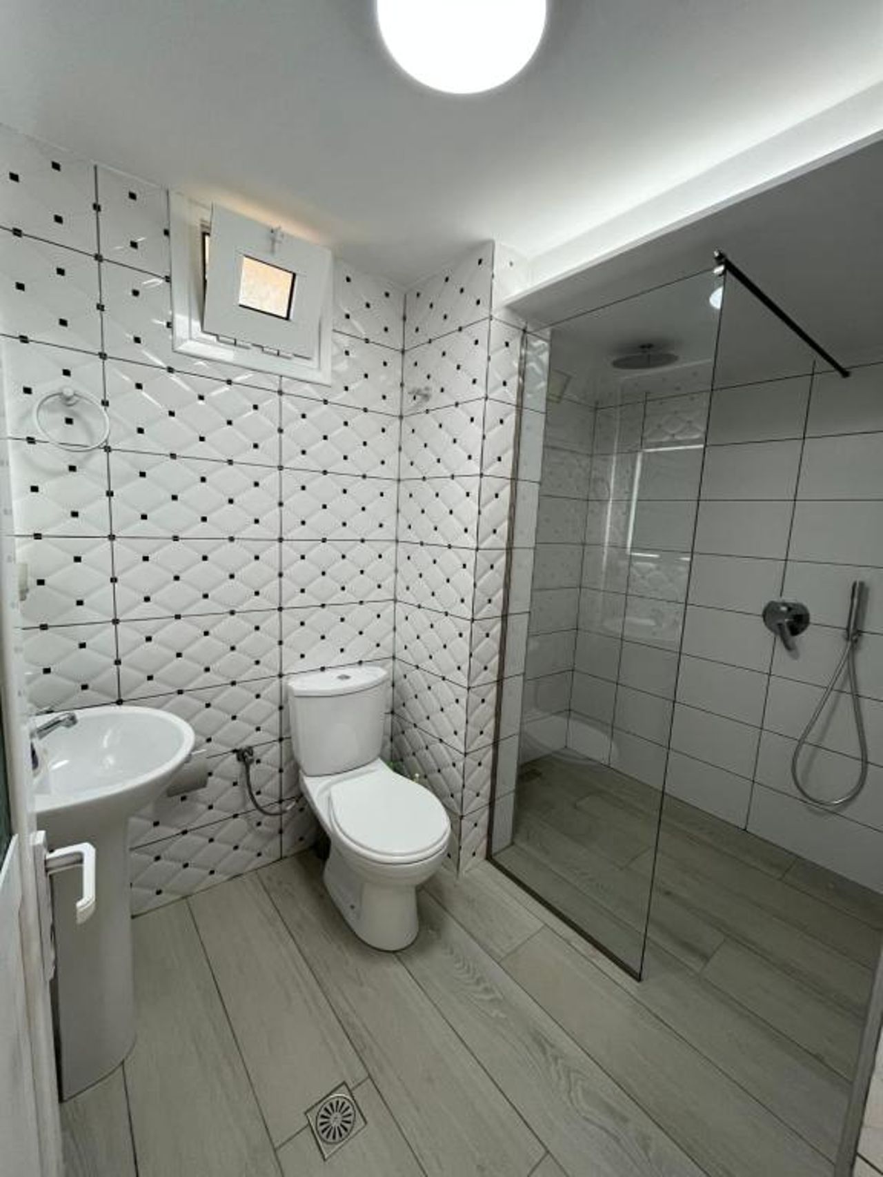 Joni Apartments