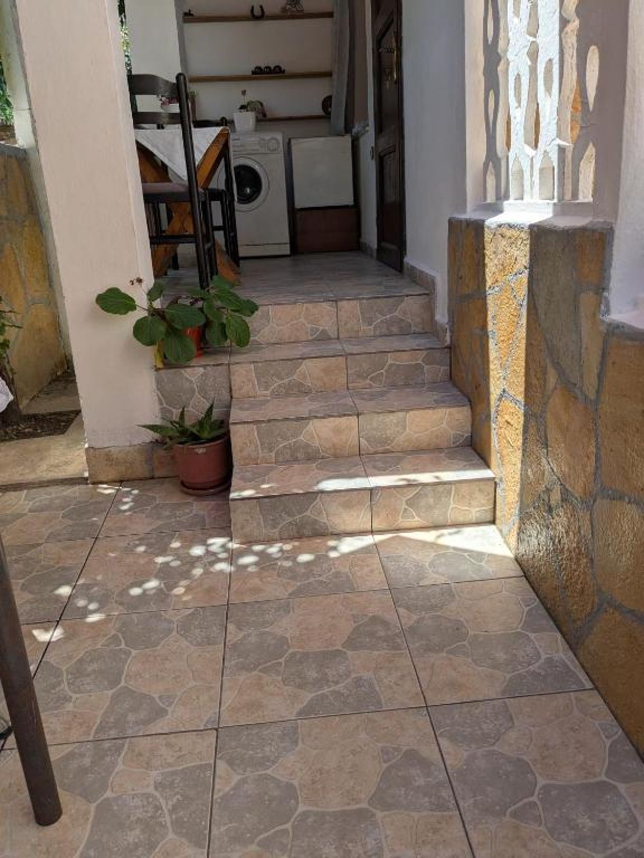 Tomor Shehu Guest House