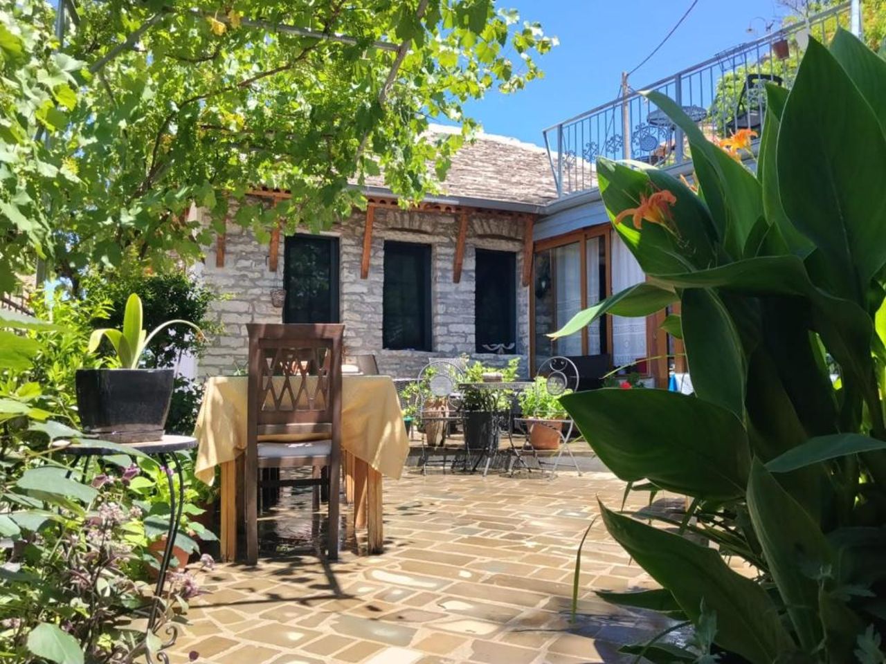 "Villa 70" Guesthouse