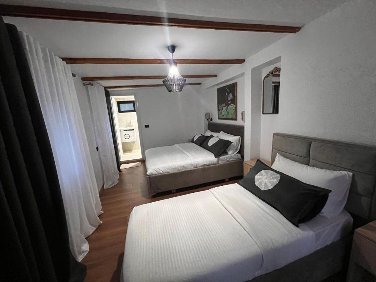 Guest House Astrit Villi