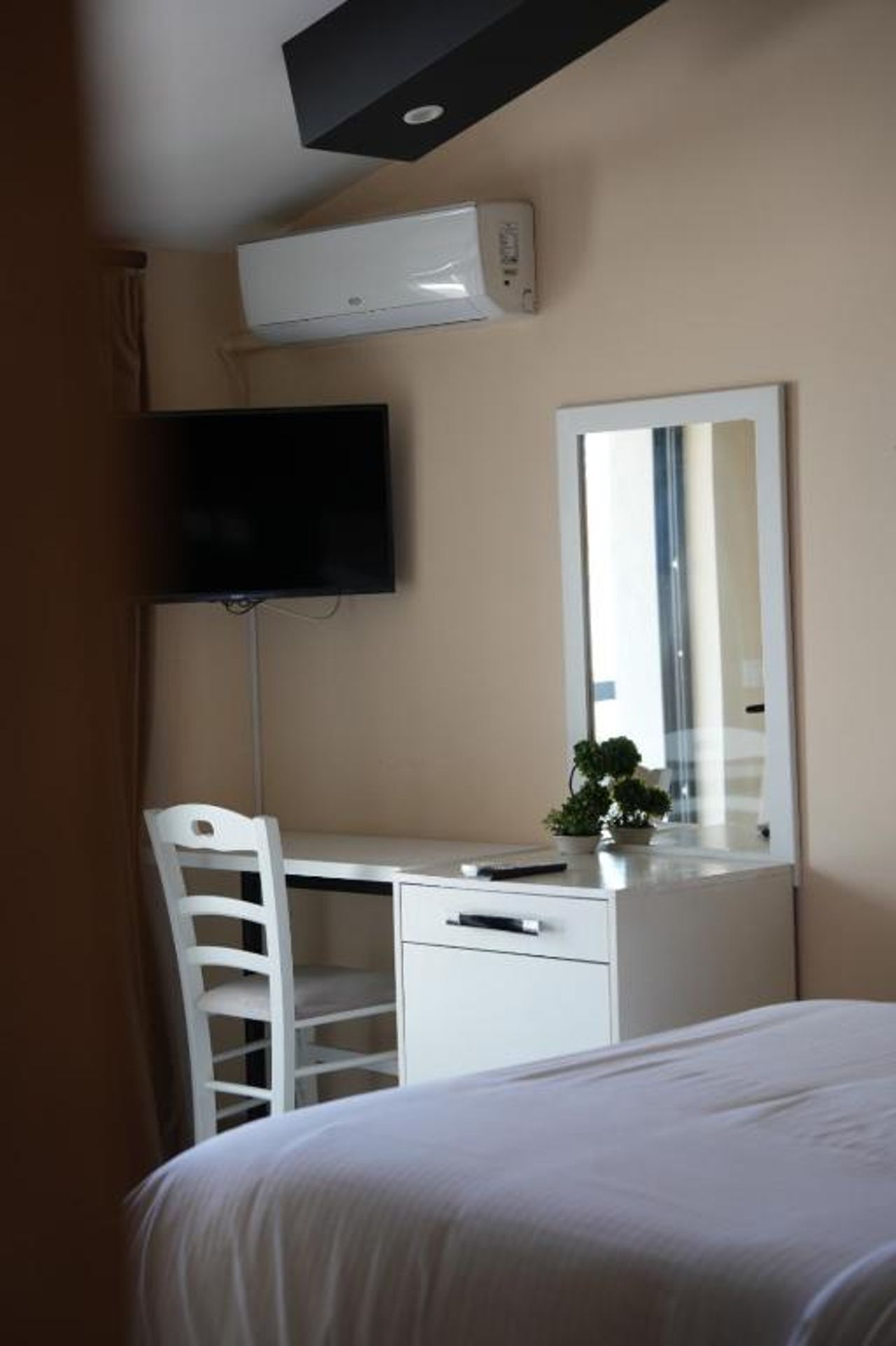 SR99 Hotel