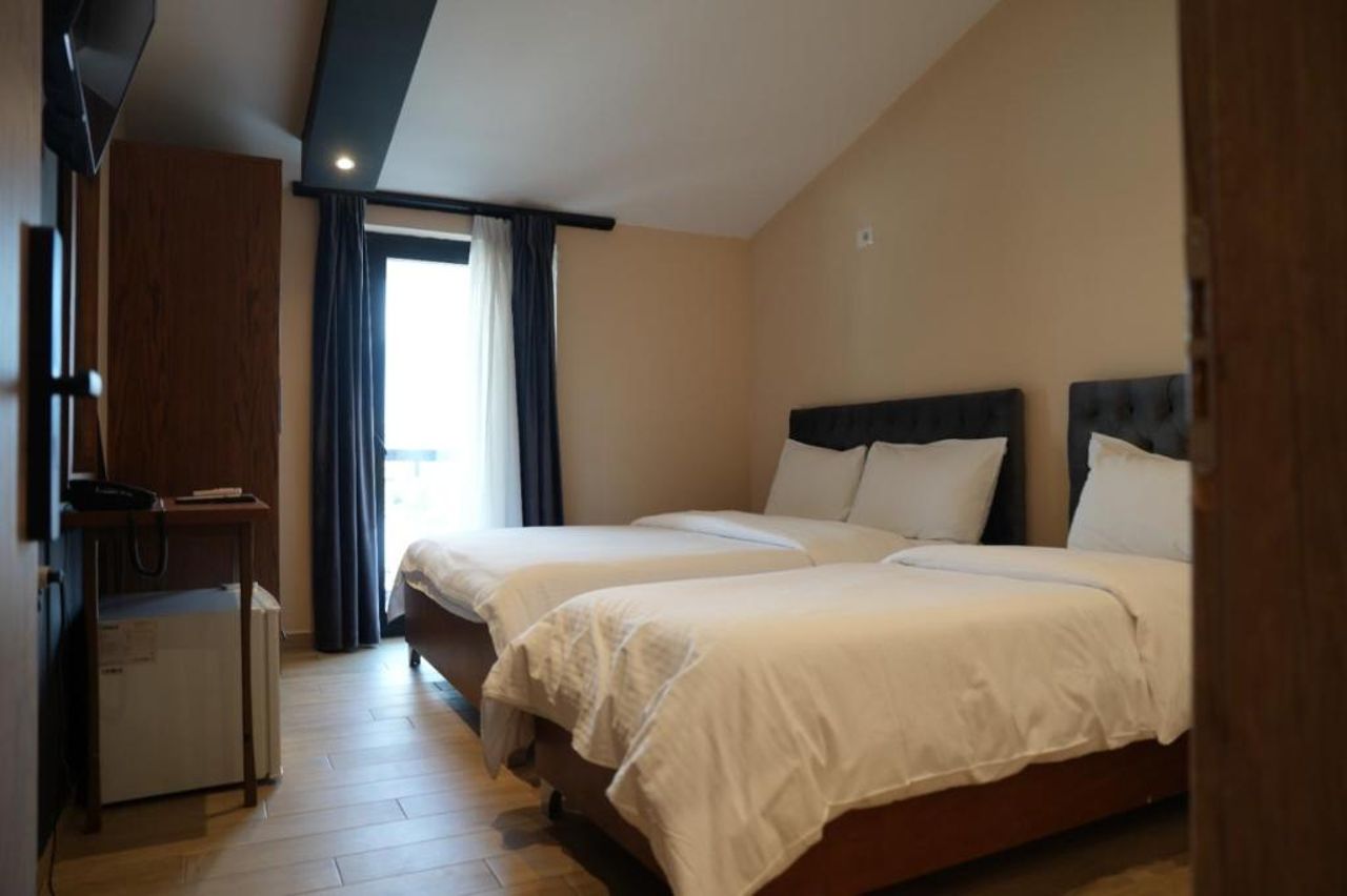 SR99 Hotel