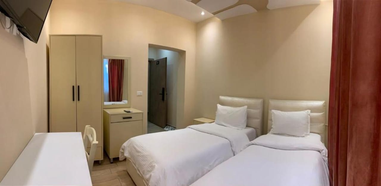 SR99 Hotel