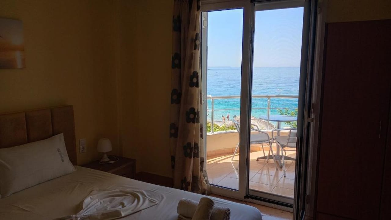 Magic Ionian Apartments & Rooms