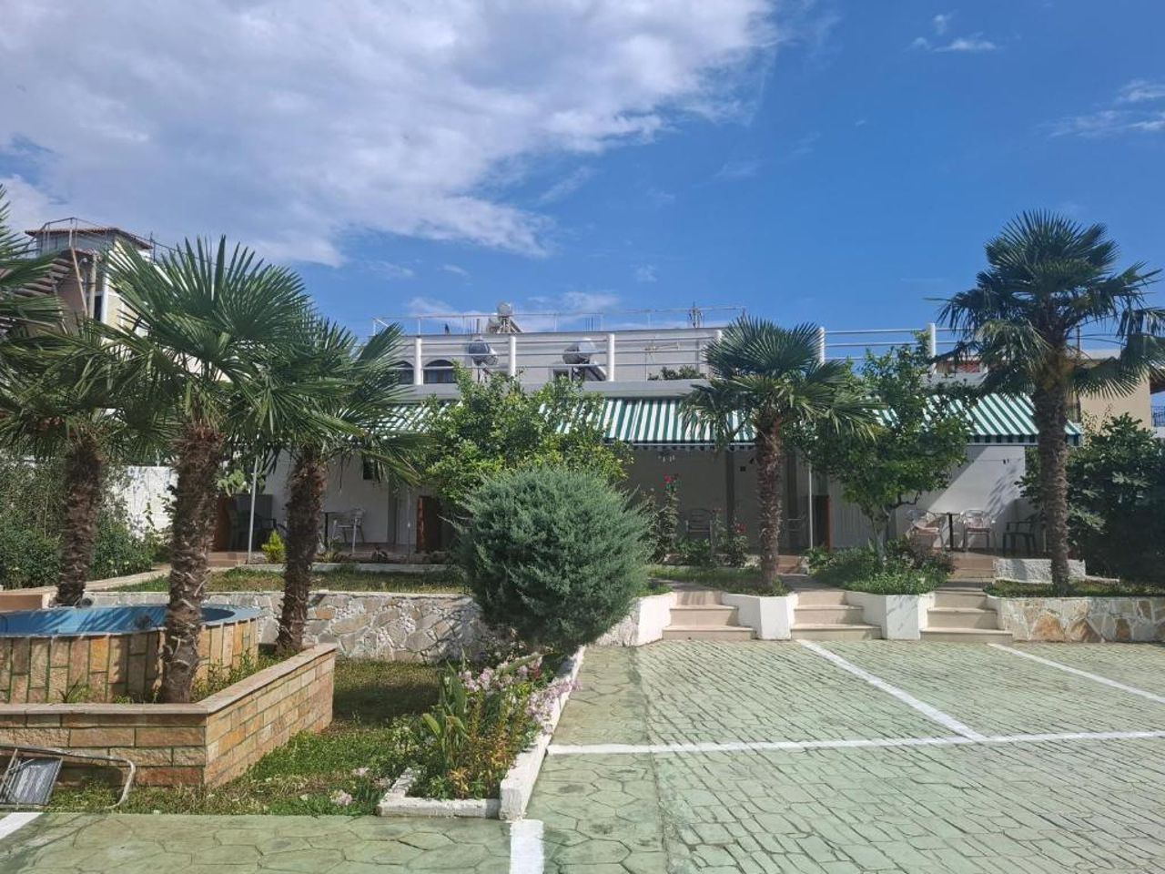 Yard Paradise Rooms Dhermi