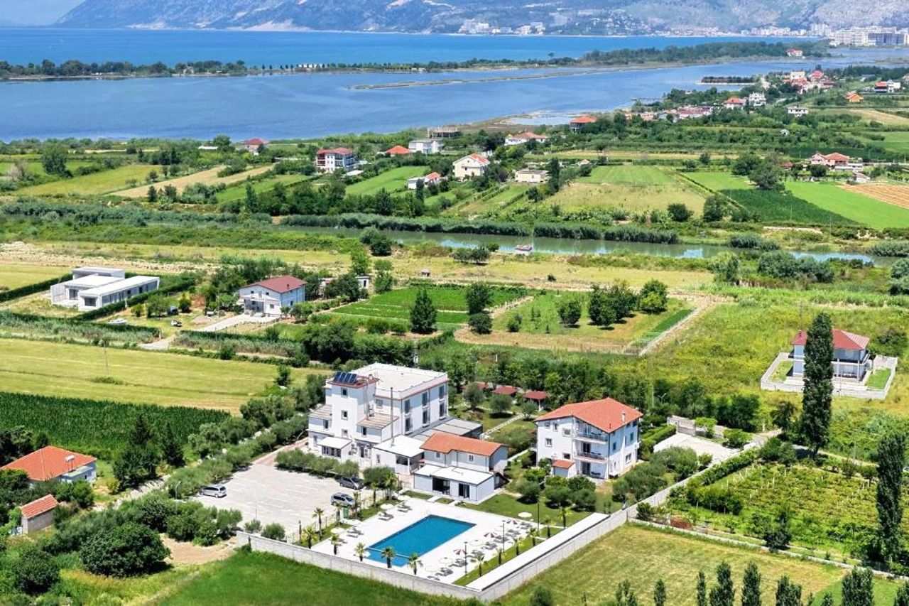 Evergreen Laguna Vain-Lezhe